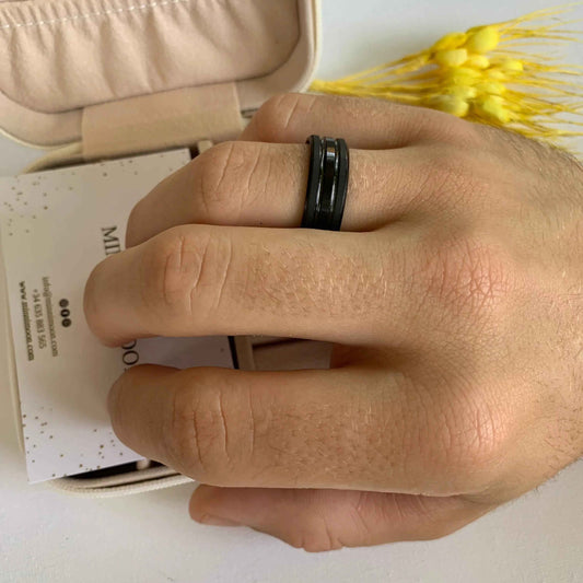 Anillo de hombre Negro Hugo - MINNI MOON-Lepetitemarie-Singularu-PDPAOLA-Luamarta