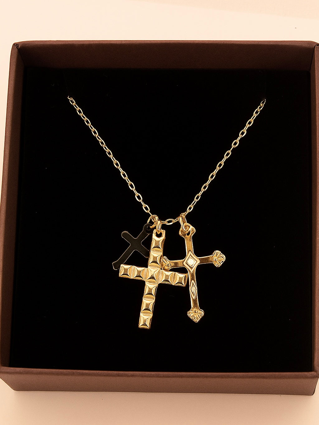 Collar Triple Cruz Acero Inoxidable Dorado mujer