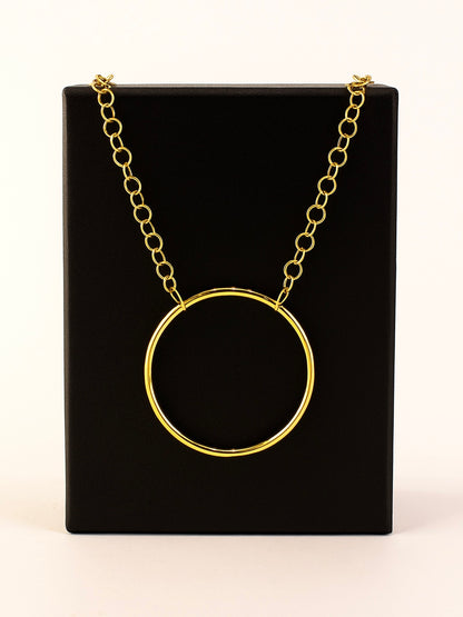 Collar con círculo grande de mujer en acero inoxidable – Disponible en dorado y plateado