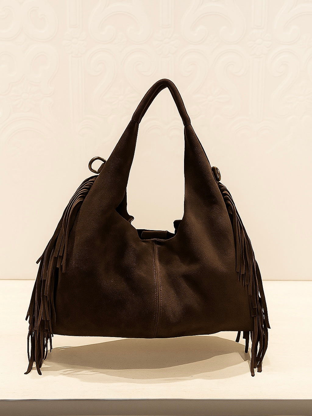 Bolso con flecos y con asa larga de hombro para colgar  – 27x25x7 cm