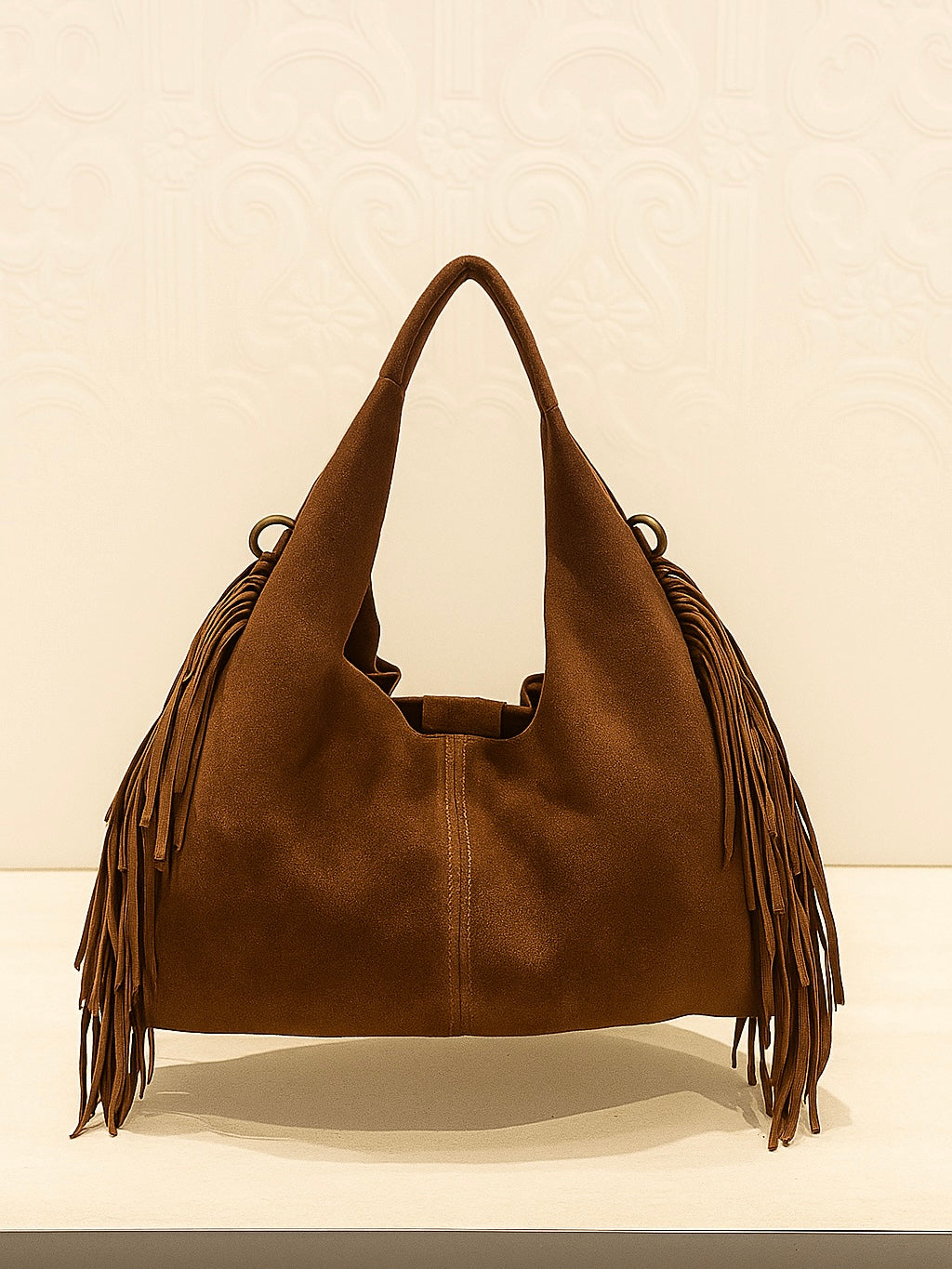 Bolso con flecos y con asa larga de hombro para colgar  – 27x25x7 cm