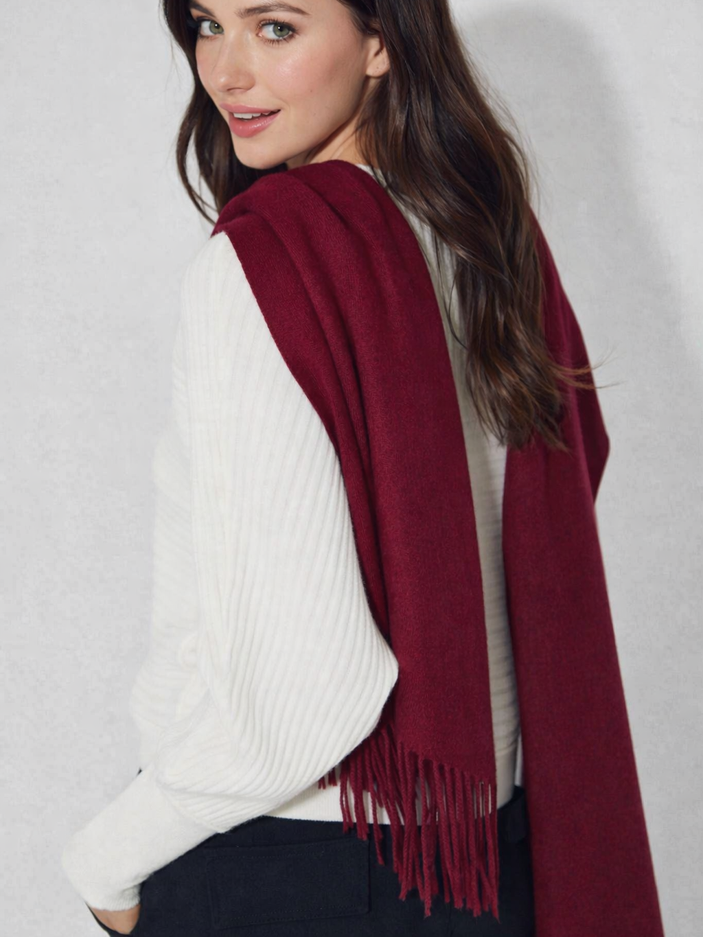 Bufanda lisa con flecos mujer | Bufanda suave y cálida de invierno 180x30 cm.