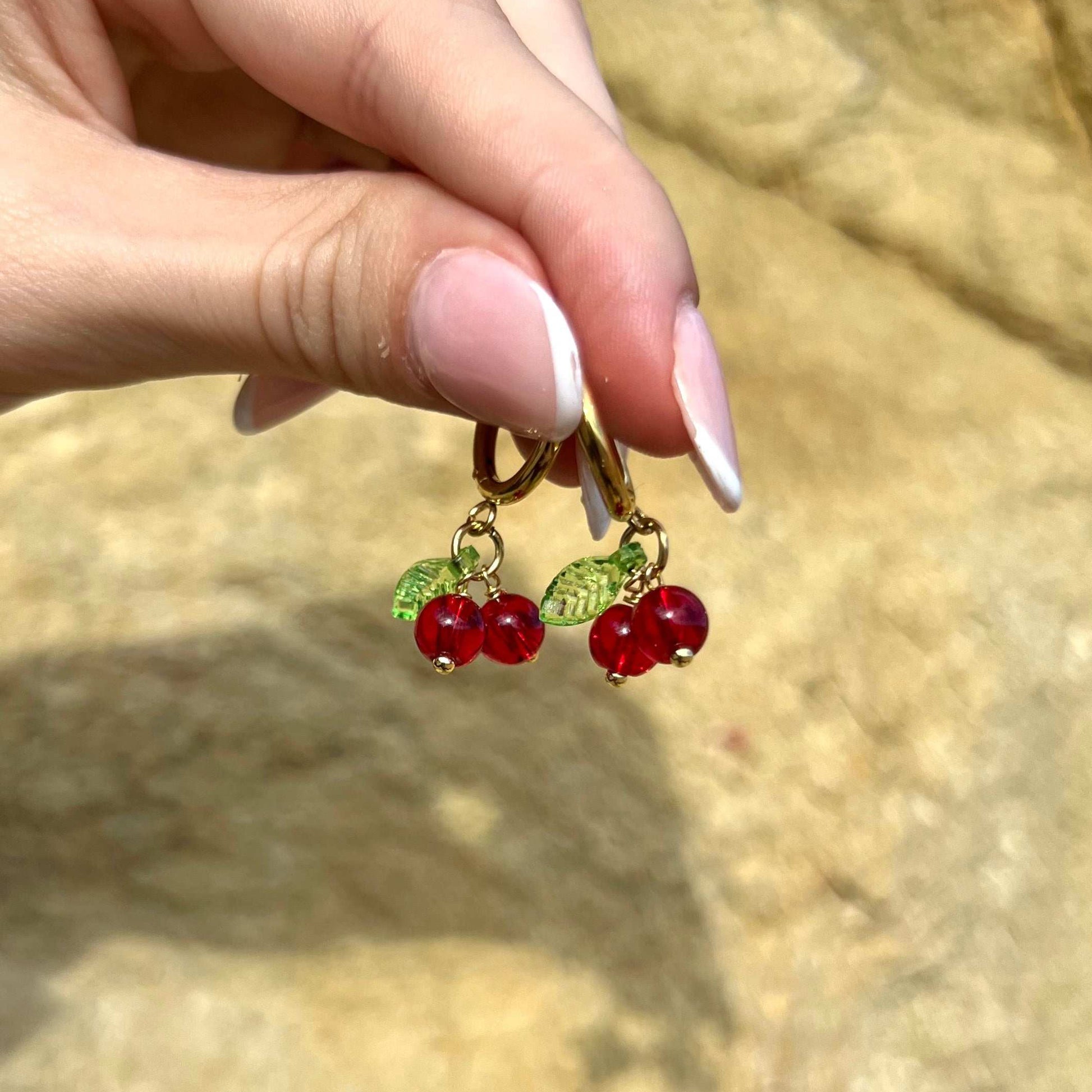 Pendientes Cereza Abalorios Baño de Oro - MINNI MOON-Lepetitemarie-Singularu-PDPAOLA-Luamarta