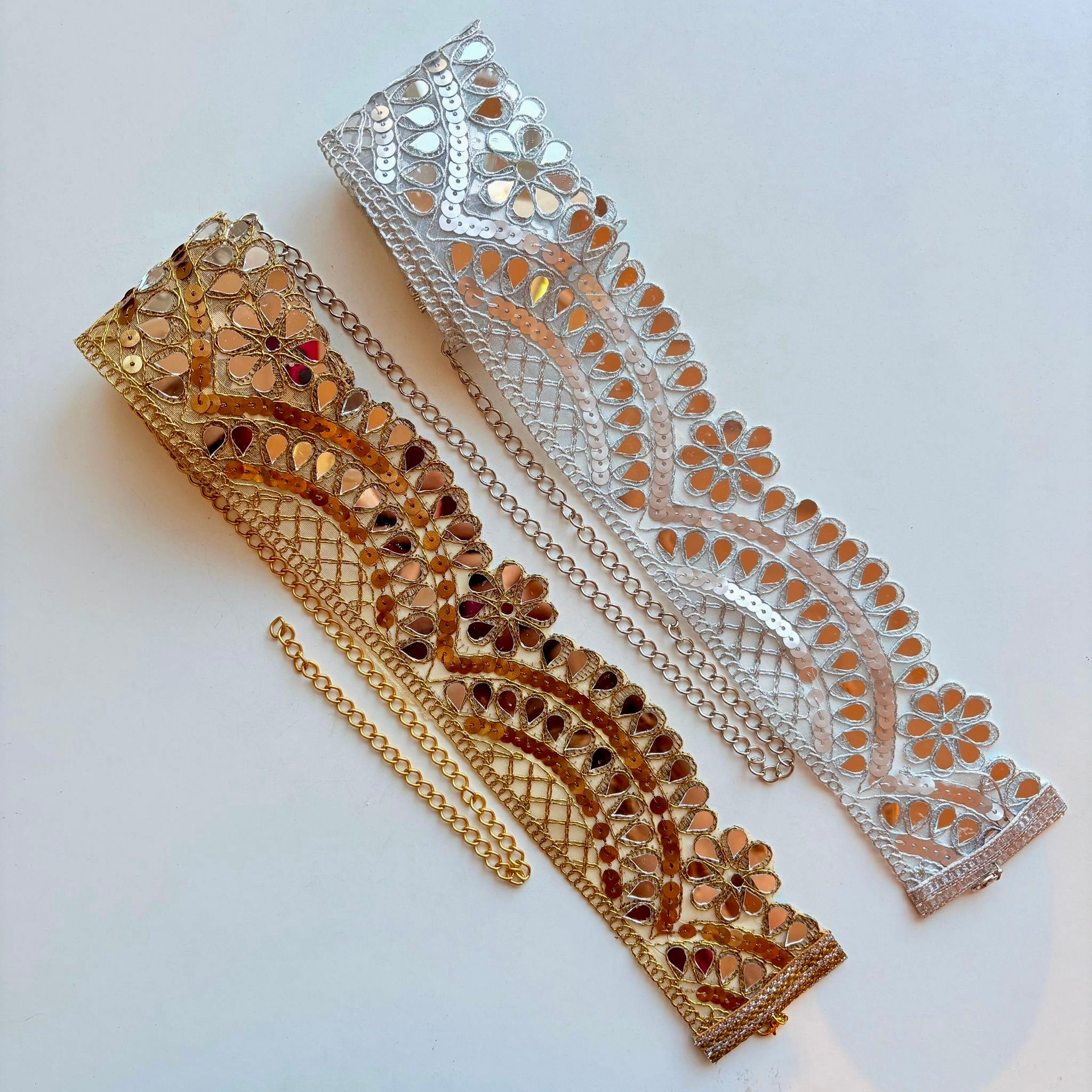 Cinto espelhado Dourado e Prateado feminino com corrente ajustável