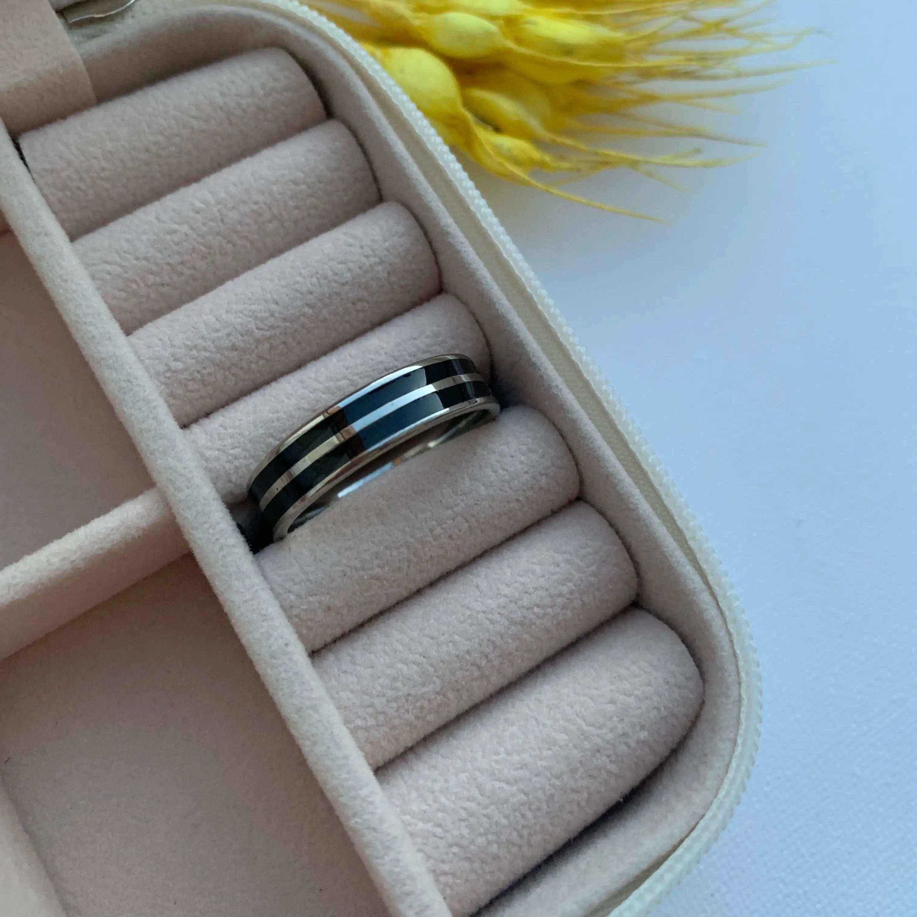 Anillo de hombre Plateado y Negro Aarón - MINNI MOON-Lepetitemarie-Singularu-PDPAOLA-Luamarta