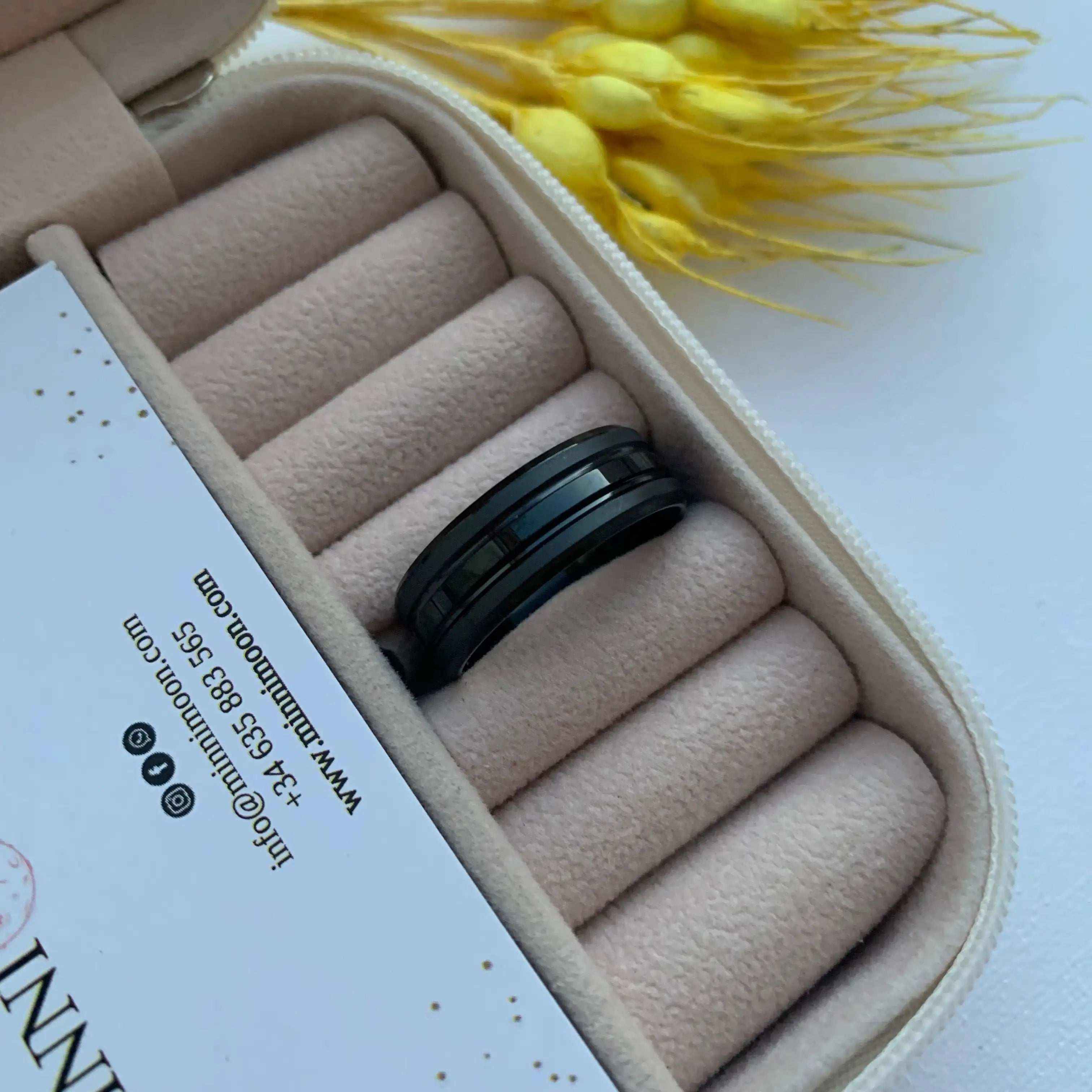 Anillo de hombre Negro Hugo - MINNI MOON-Lepetitemarie-Singularu-PDPAOLA-Luamarta