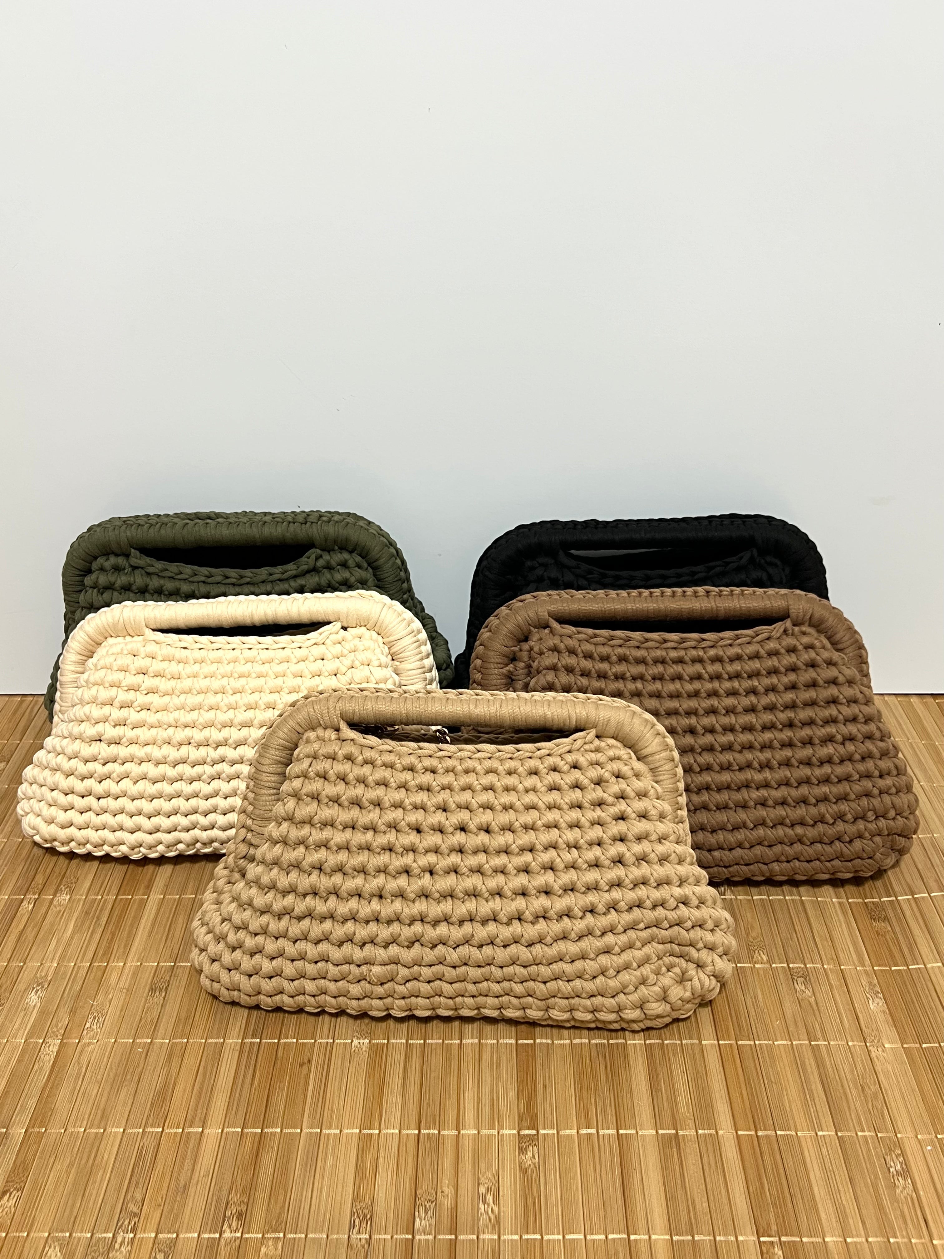 Bolso Crochet con Cadena Dorada | Bolso de Mano con Correa Desmontable 20x12x15 cm