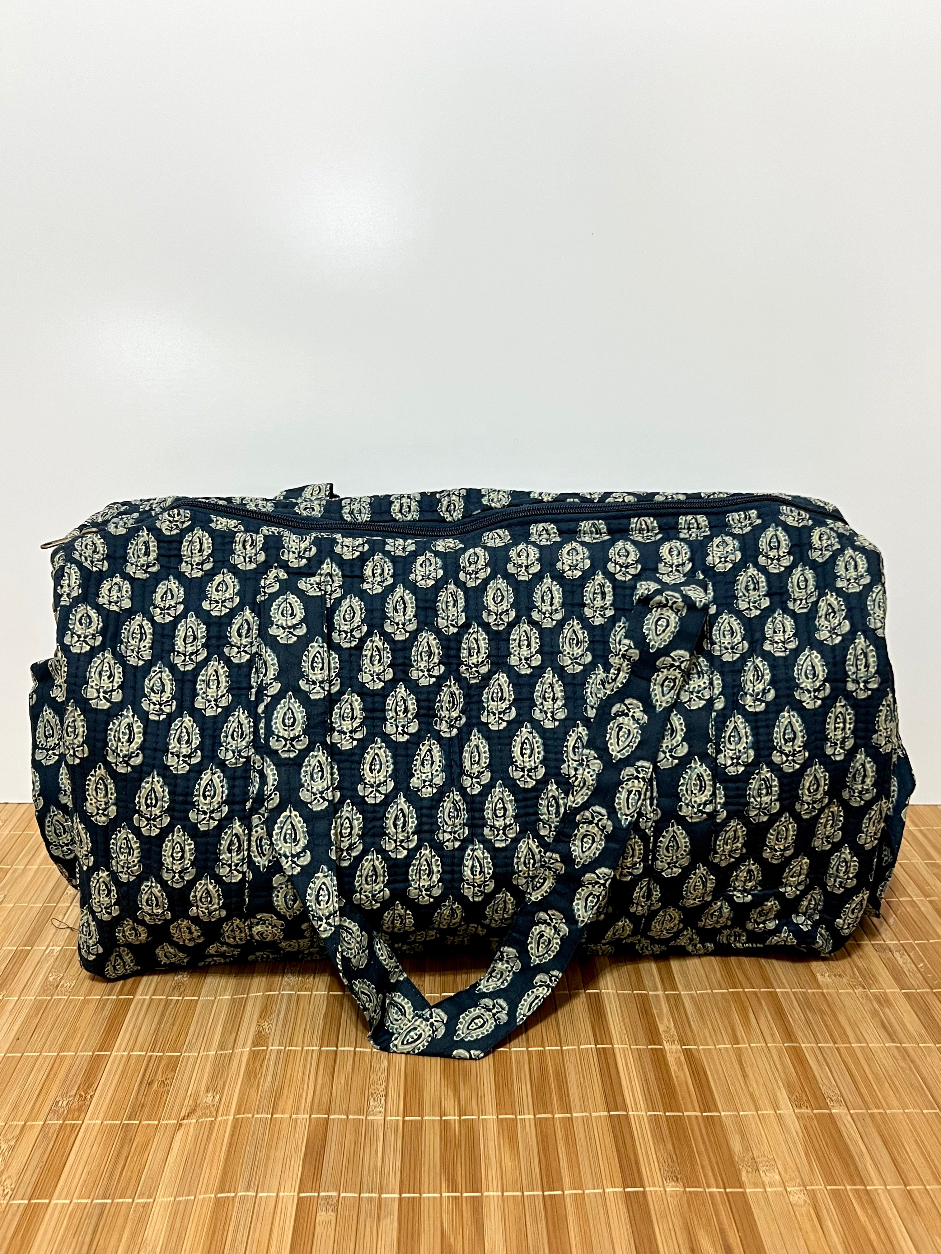 Personalisierte Reisetasche aus bedruckter Baumwolle mit Initialen – 40 × 30 × 20 cm