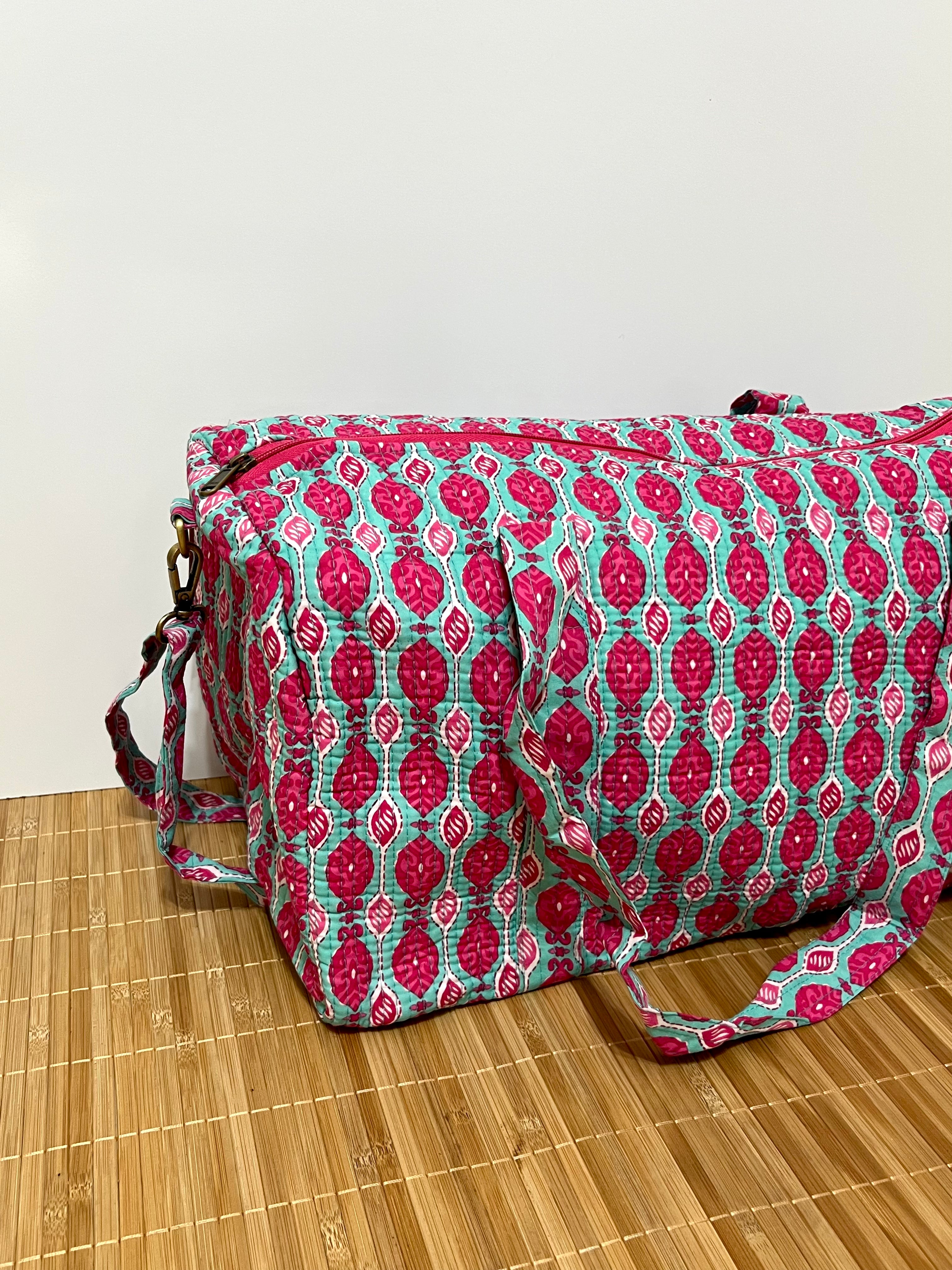 Personalisierte Reisetasche aus bedruckter Baumwolle mit Initialen – 40 × 30 × 20 cm