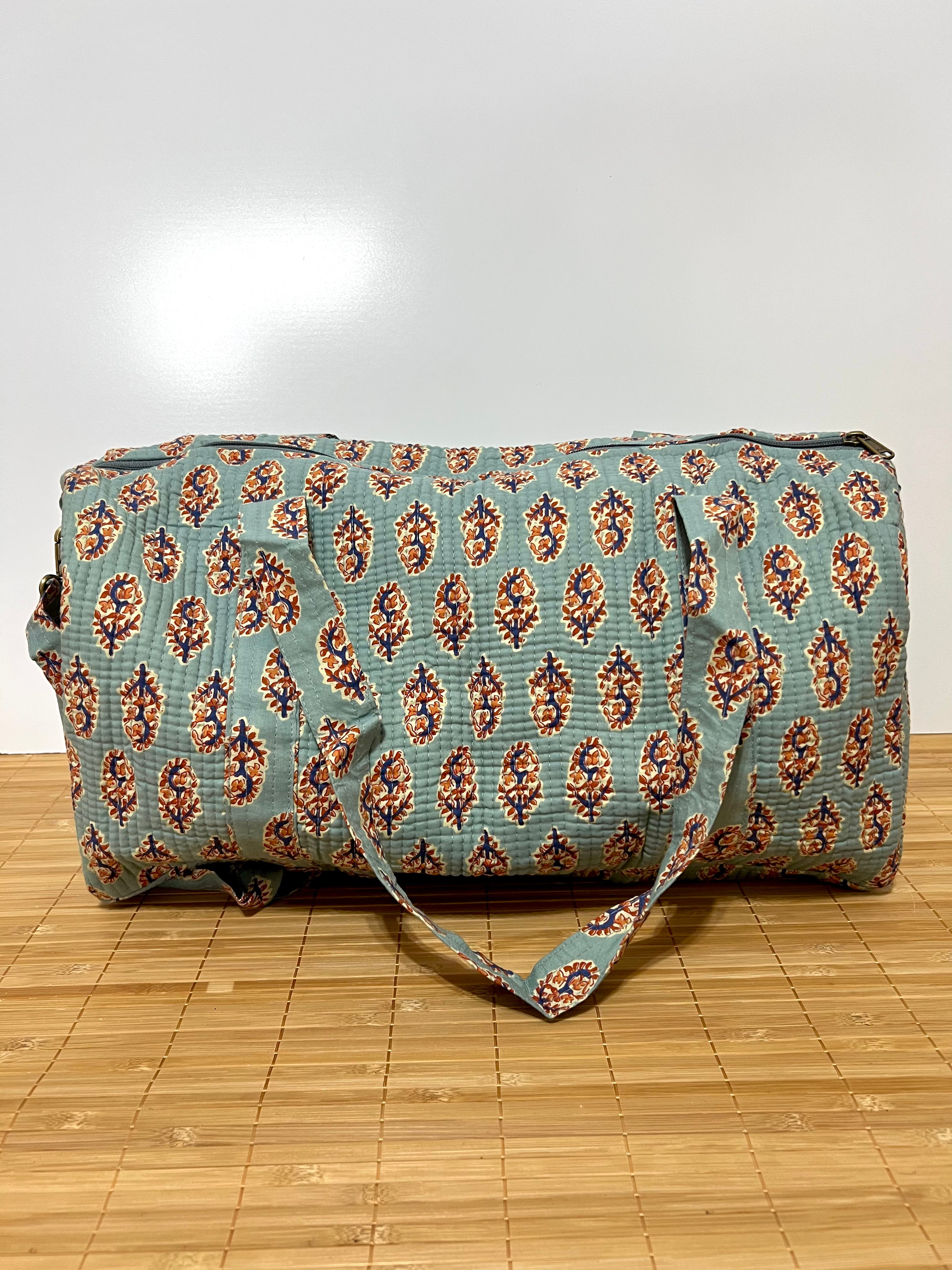 Personalisierte Reisetasche aus bedruckter Baumwolle mit Initialen – 40 × 30 × 20 cm