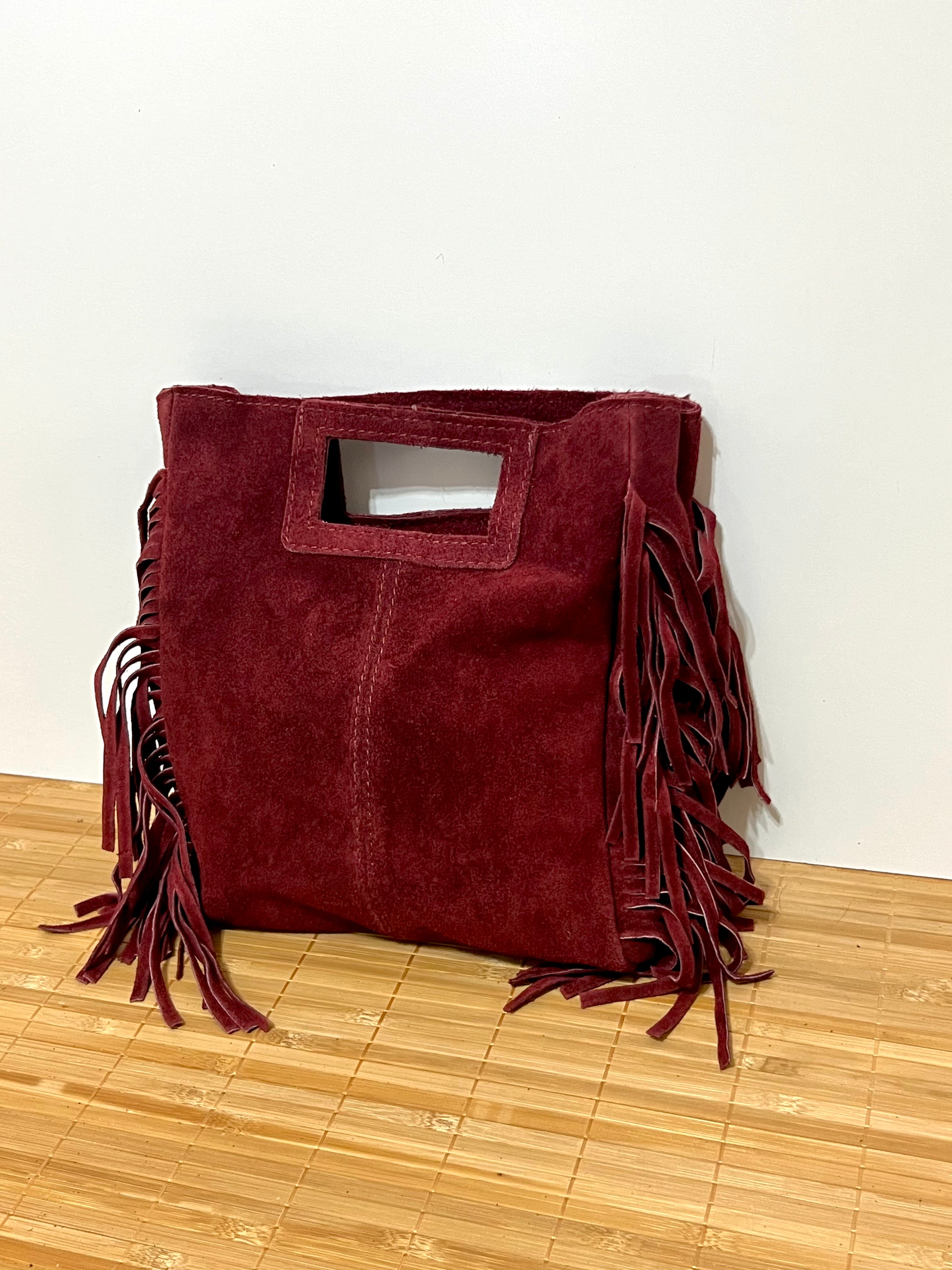 Bolso de piel serraje con flecos y con asa larga de hombro para colgar  – 27x25x7 cm