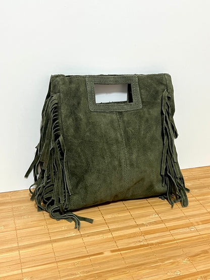 Bolso con flecos y con asa larga de hombro para colgar  – 27x25x7 cm