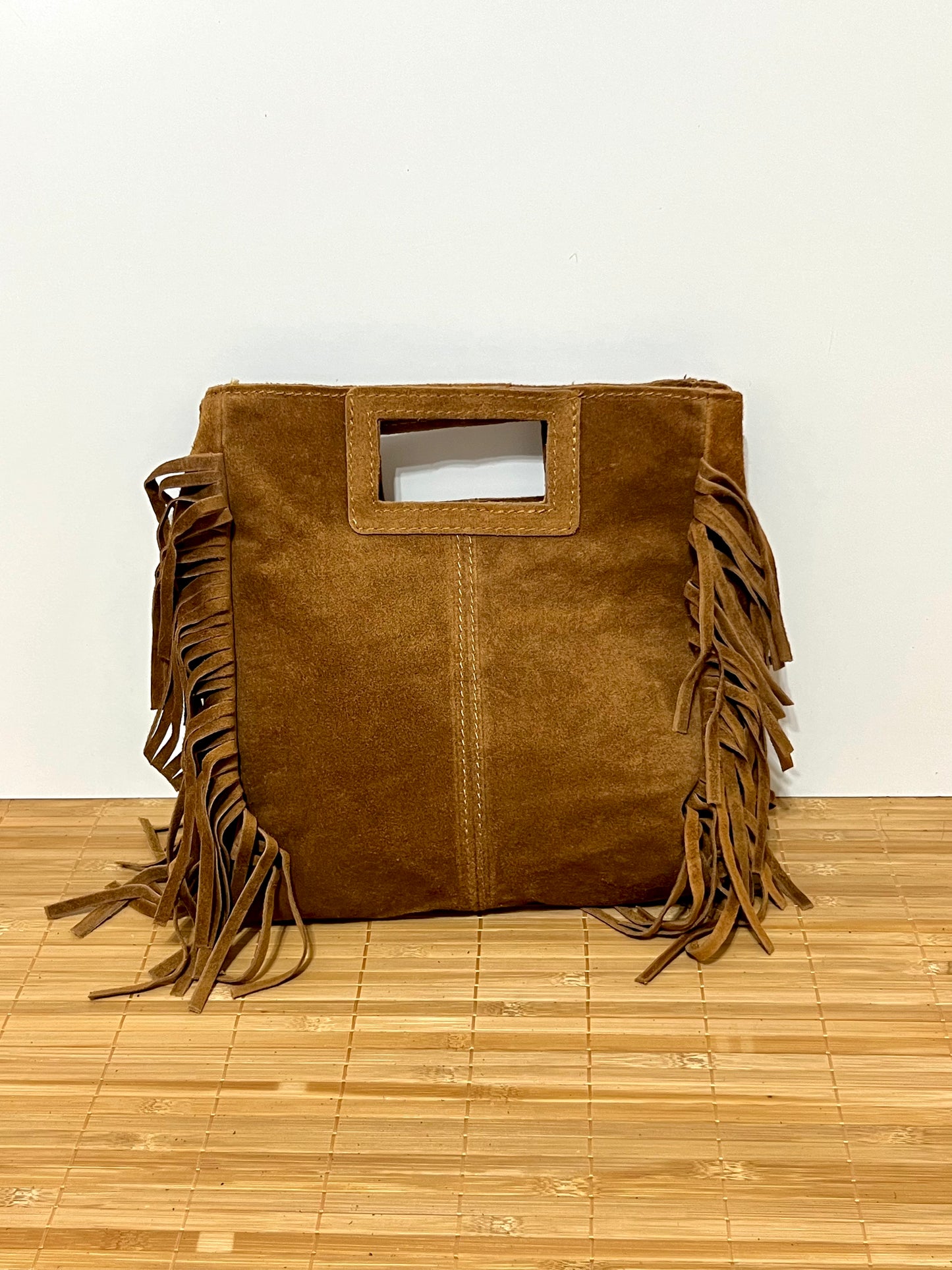 Bolso con flecos y con asa larga de hombro para colgar  – 27x25x7 cm