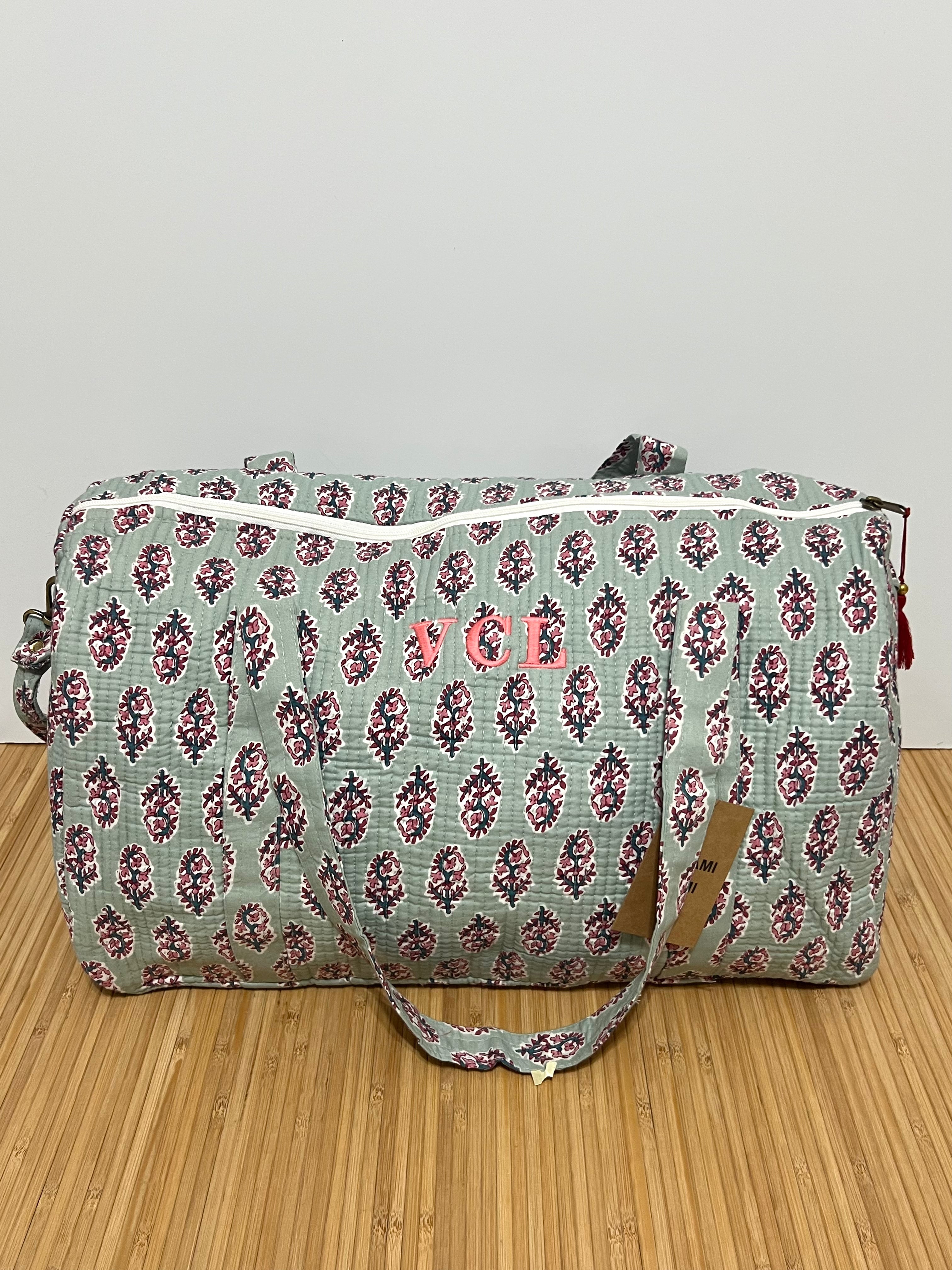 Custom initial printed cotton travel bag – 40 × 30 × 20 cm