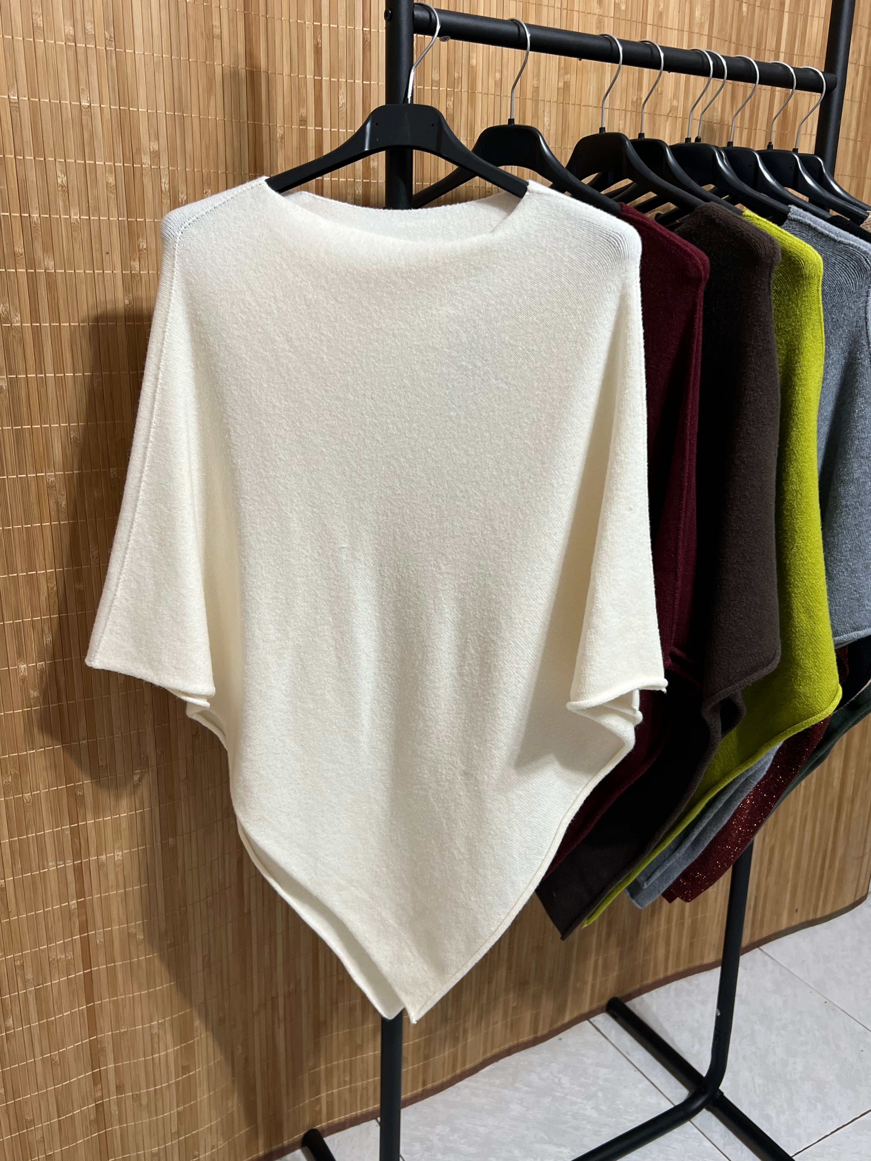 Capa de malha assimétrica em bico | Tamanho Único (XS a XL)