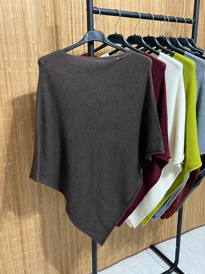 Capa Punto Asimétrica en Pico | Talla Única (XS a XL)