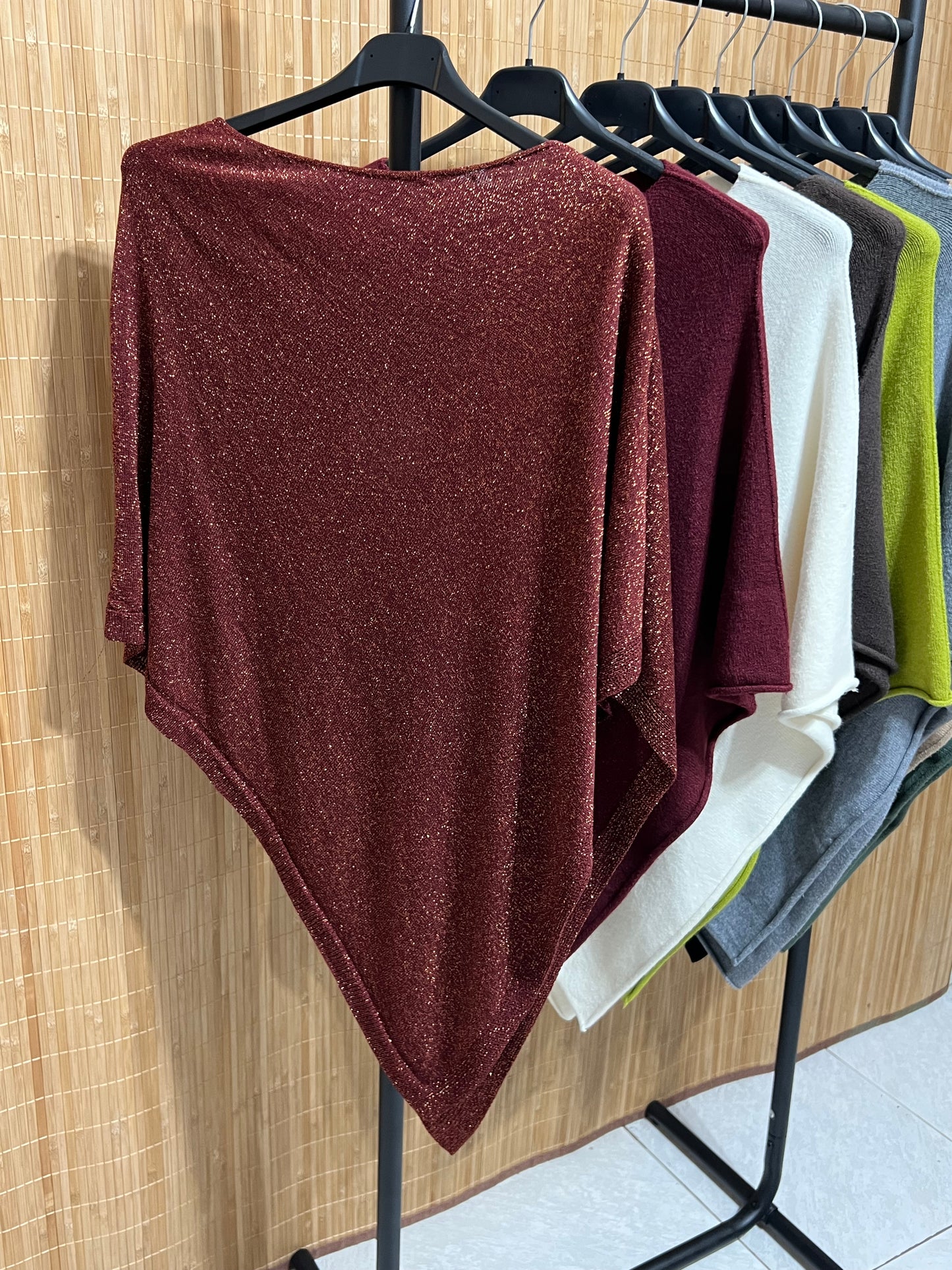 Capa Punto Asimétrica en Pico | Talla Única (XS a XL)