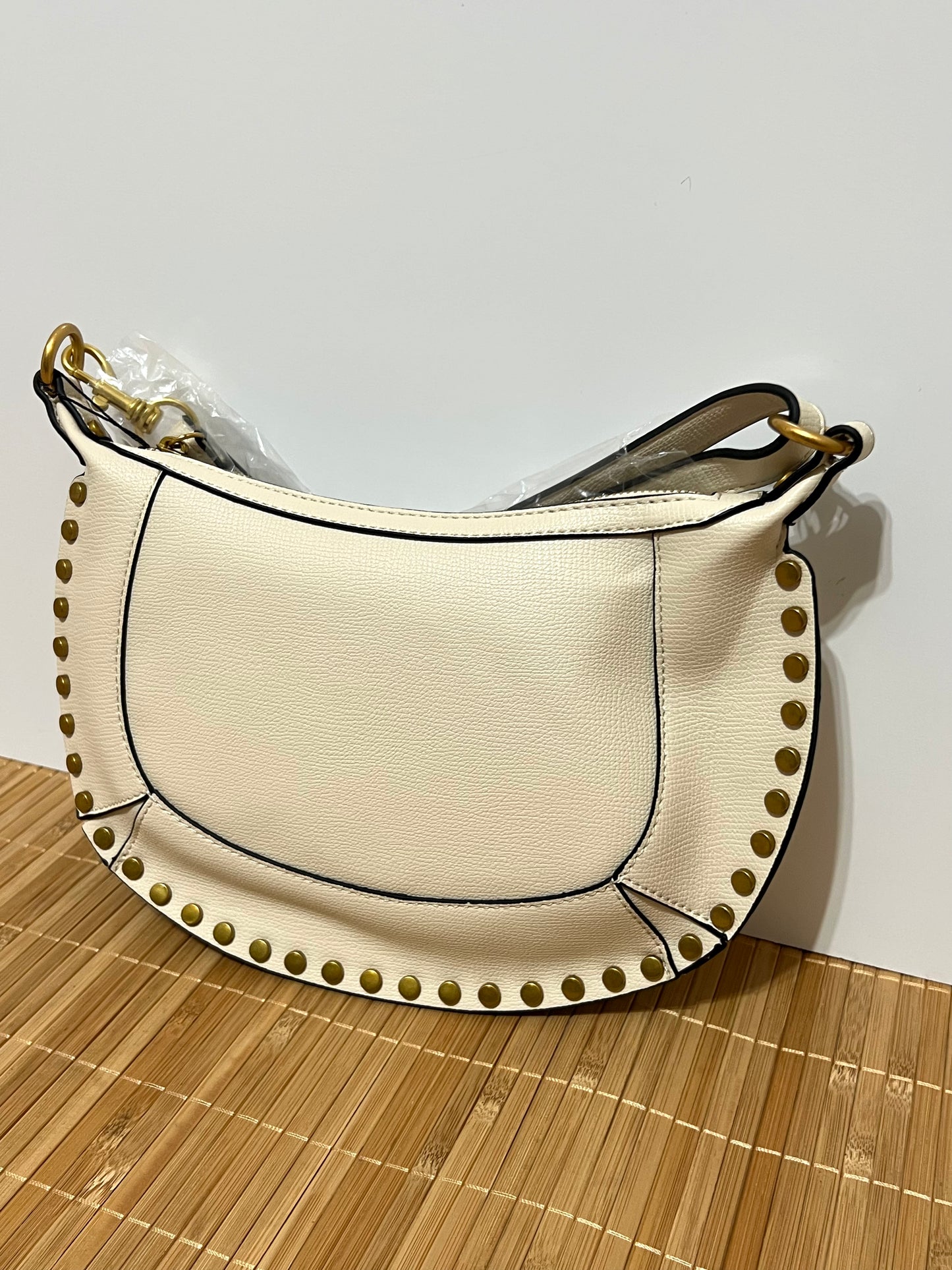 Bolso bandolera con tachuelas | 23x30x9 cm | Bolso para uso diario