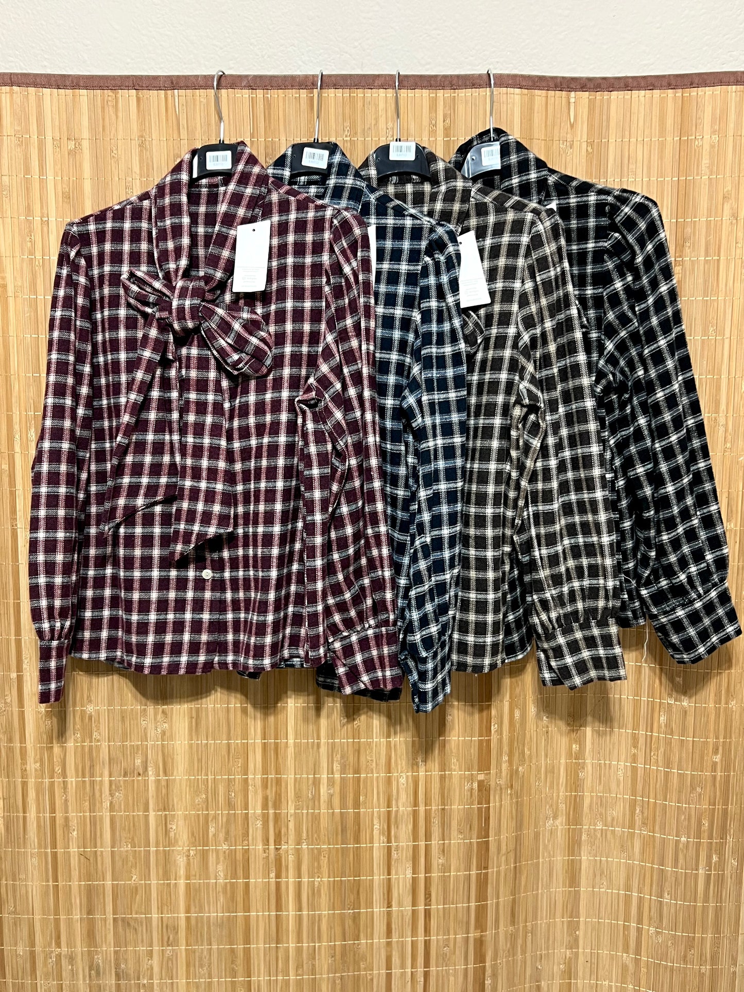 Blusa de cuadros clásica Maxi Lazo – Colores burdeos, azul marino, marrón y negro