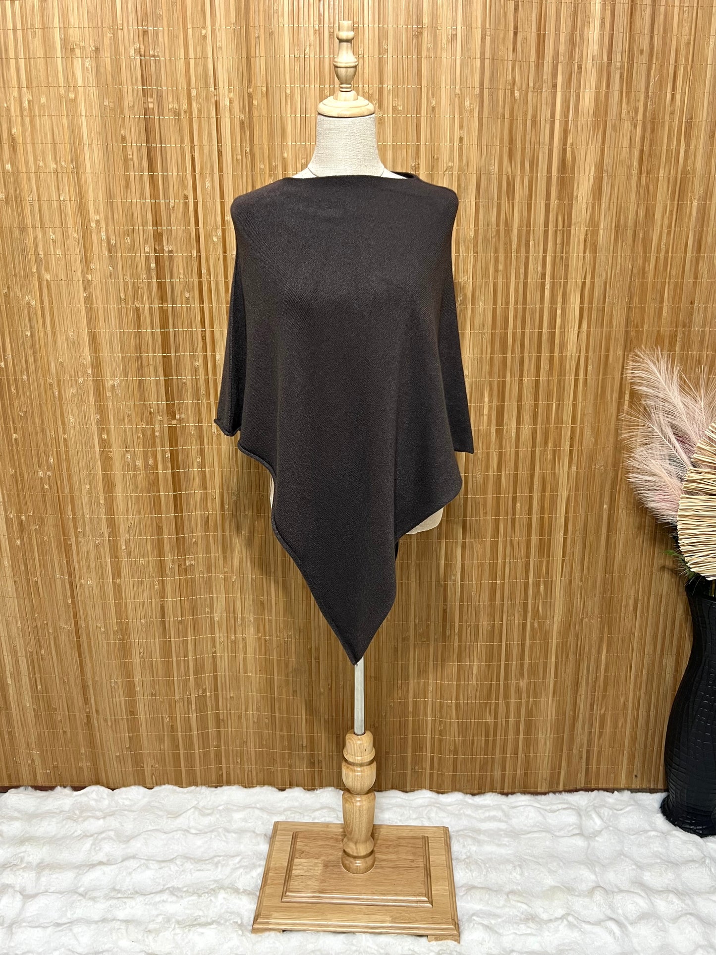 Capa Punto Asimétrica en Pico | Talla Única (XS a XL)