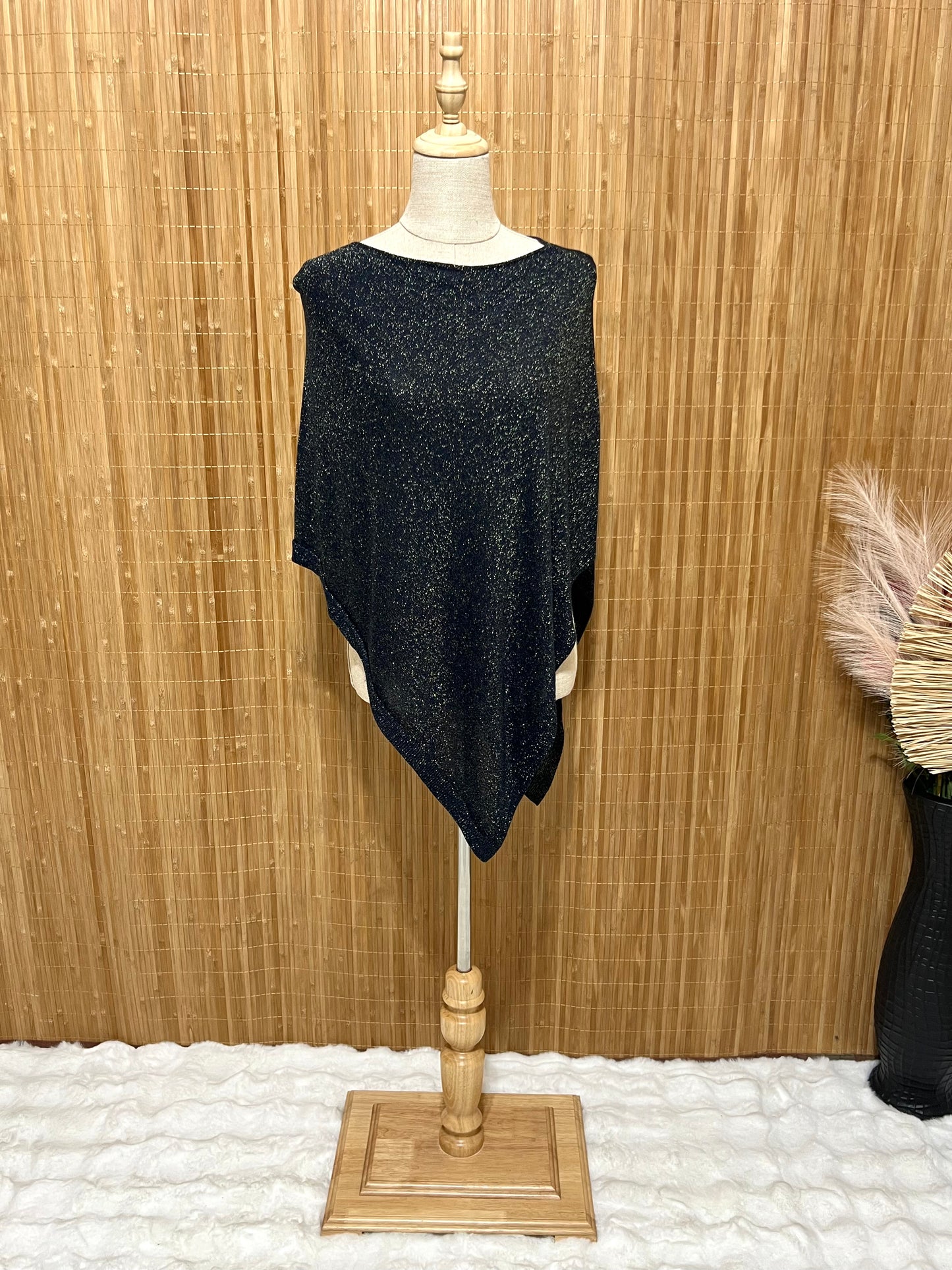 Capa Punto Asimétrica en Pico | Talla Única (XS a XL)