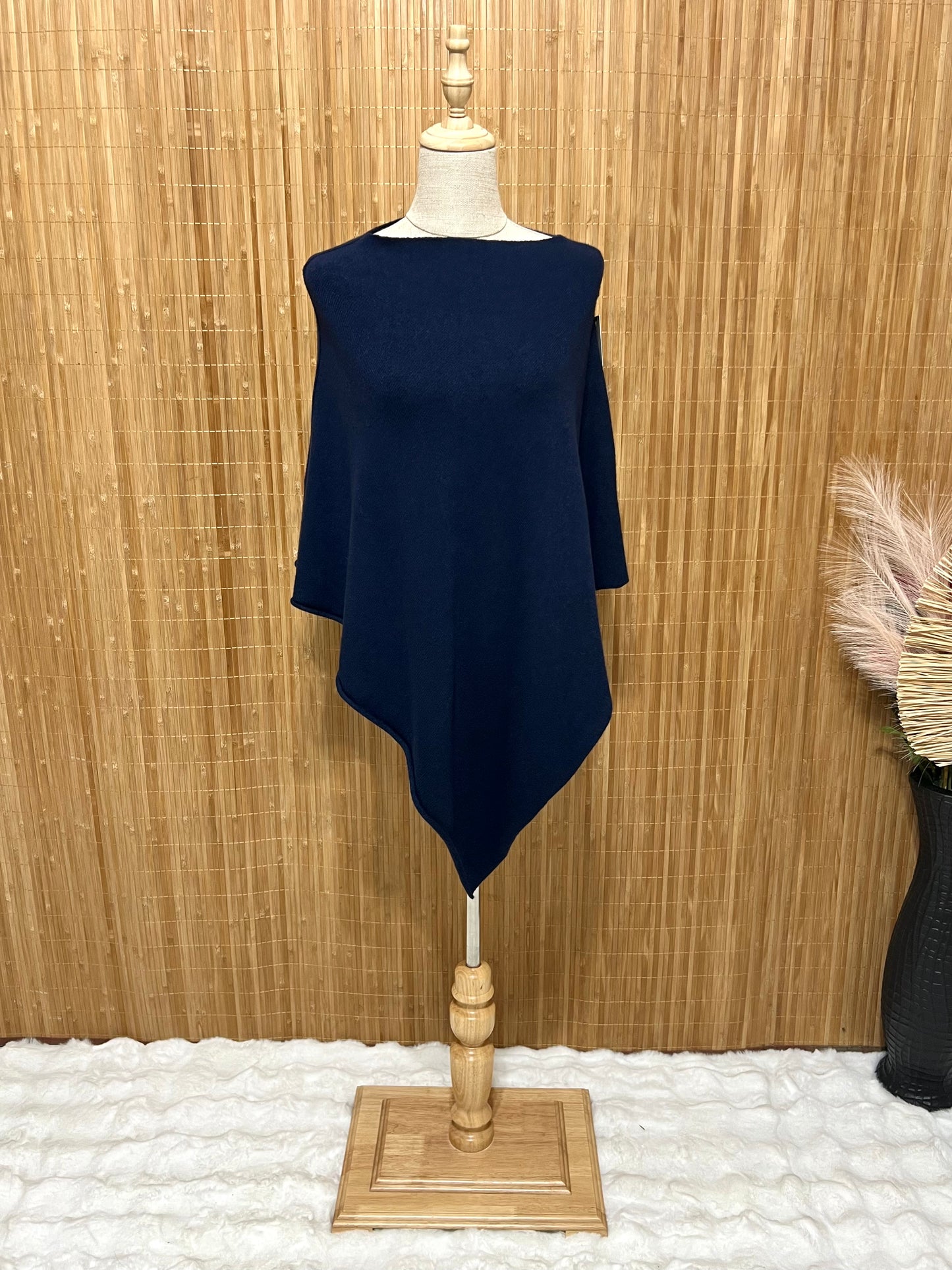 Capa Punto Asimétrica en Pico | Talla Única (XS a XL)