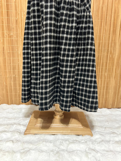 Falda de cuadros clásica asimétrica – Colores burdeos, azul marino, marrón y negro