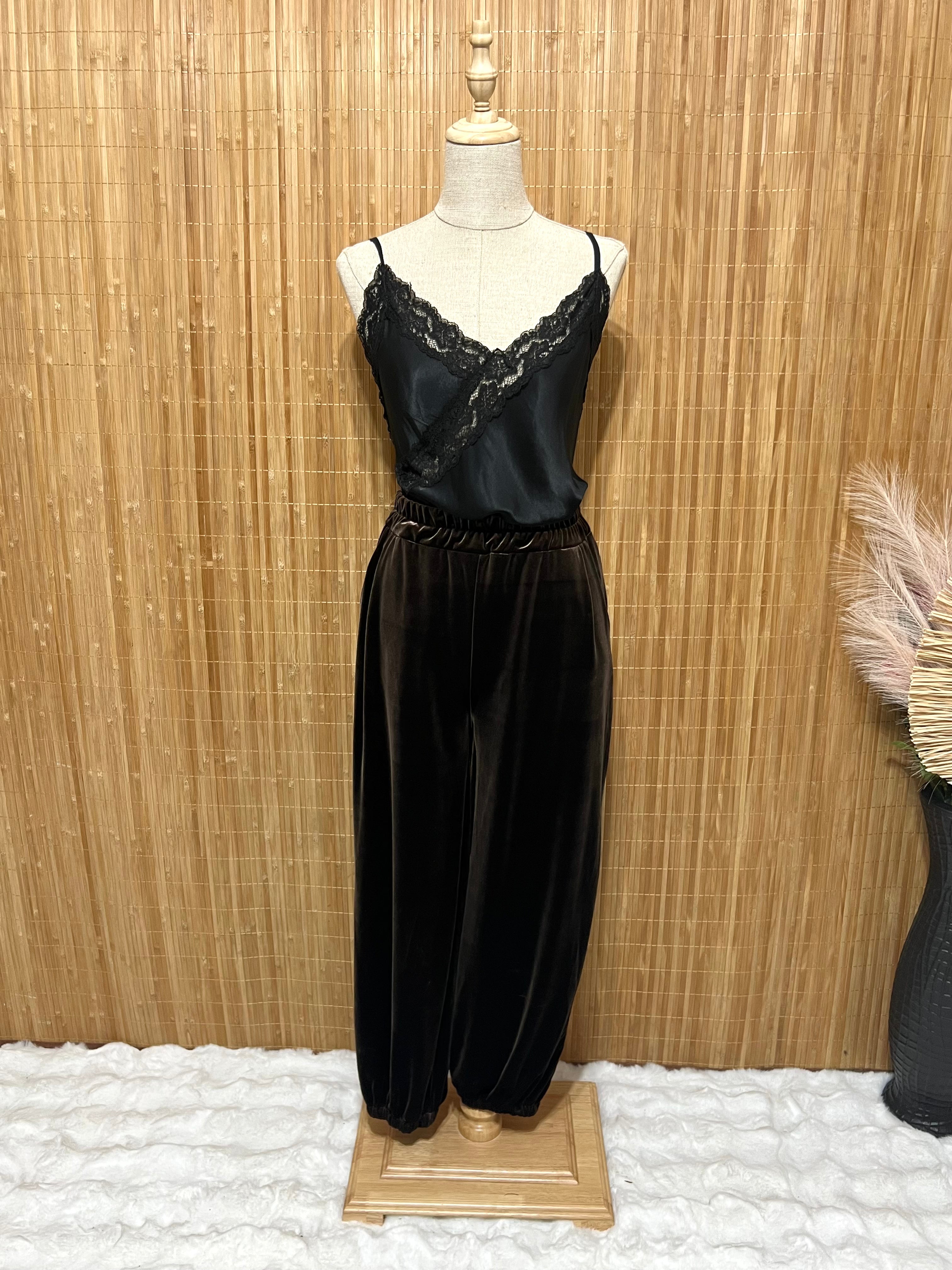 Pantalón bombacho de terciopelo – Colores negro, marrón chocolate y burdeos