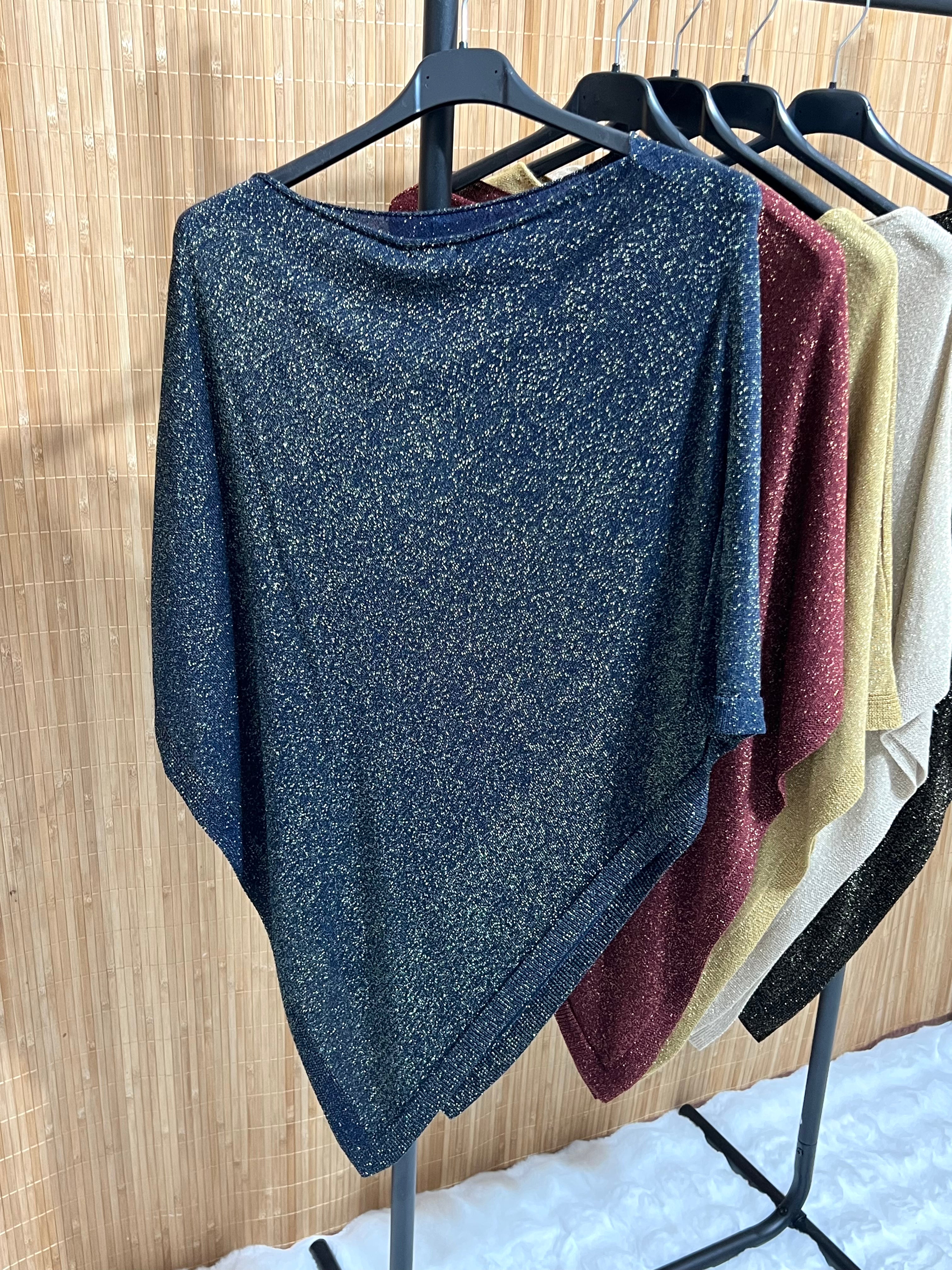 Capa Punto Asimétrica en Pico | Talla Única (XS a XL)