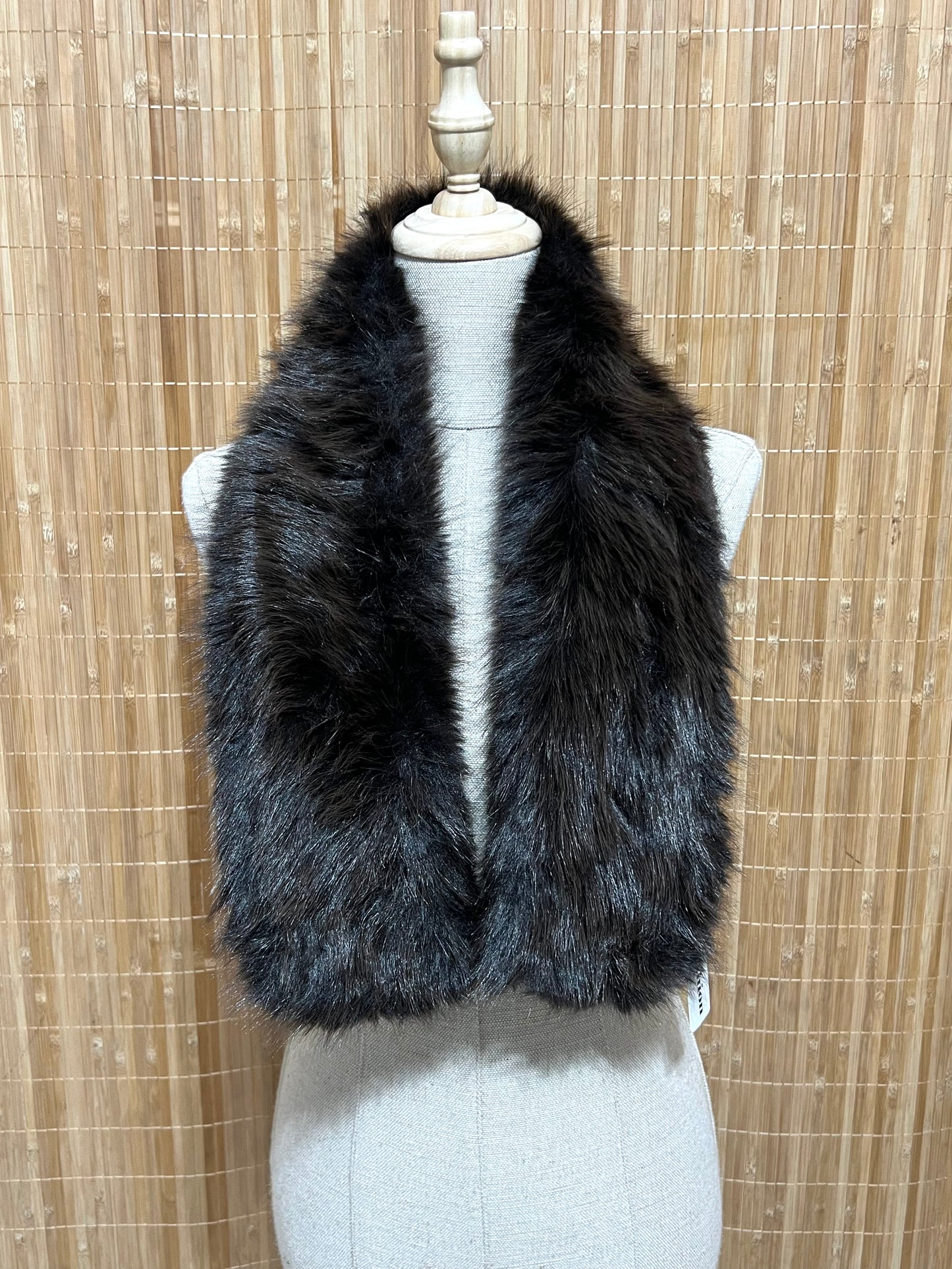 Cuello largo y grueso de Pelo efecto natural Cruzado – Suave y elegante