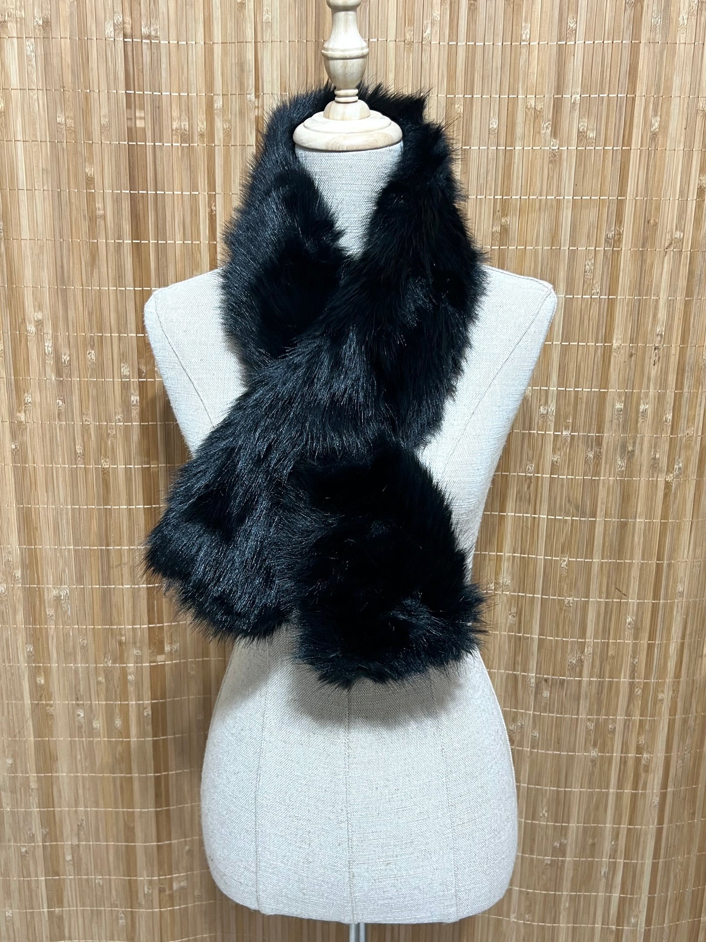 Cuello largo y grueso de Pelo efecto natural Cruzado – Suave y elegante