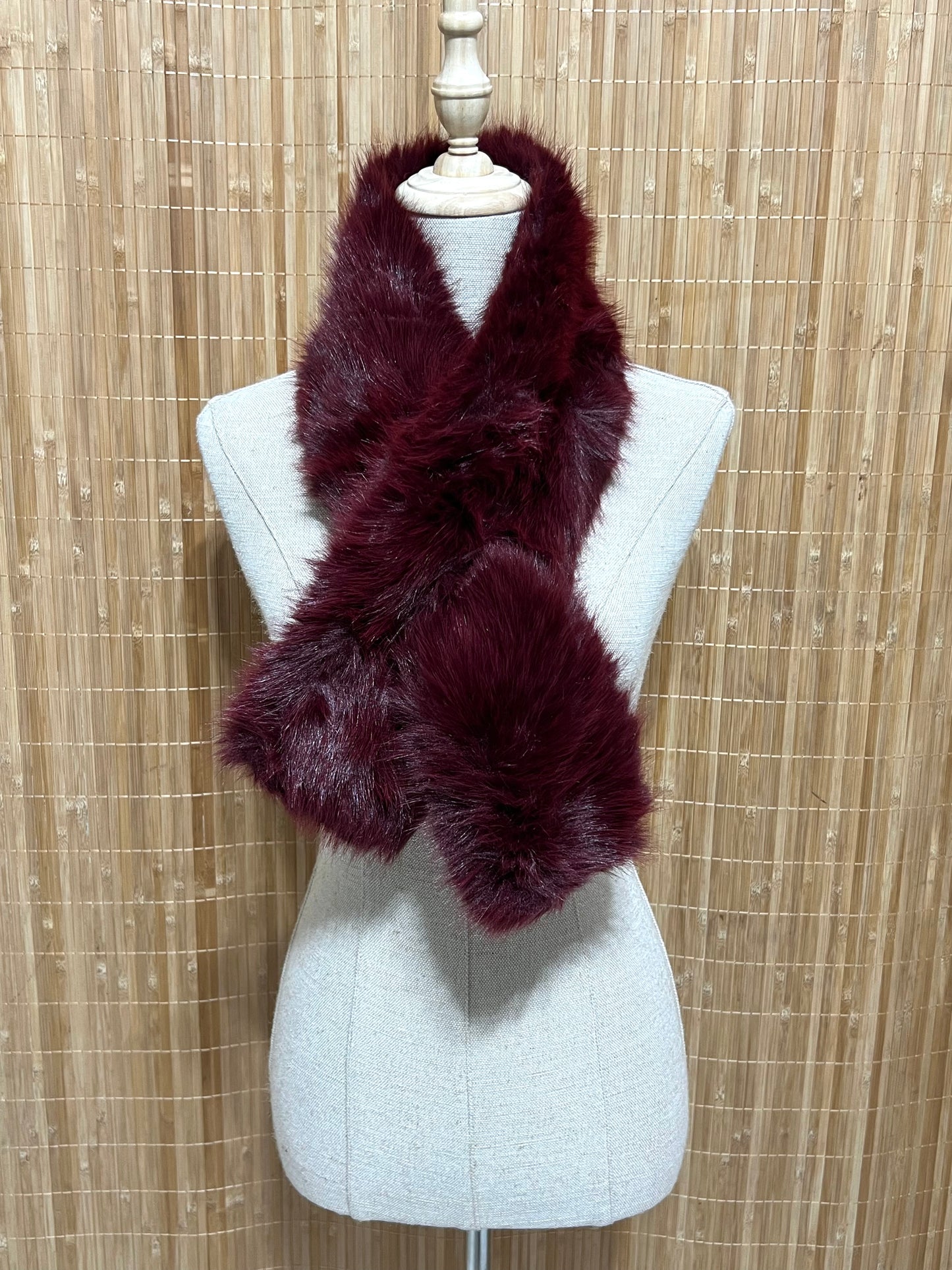 Cuello largo y grueso de Pelo efecto natural Cruzado – Suave y elegante