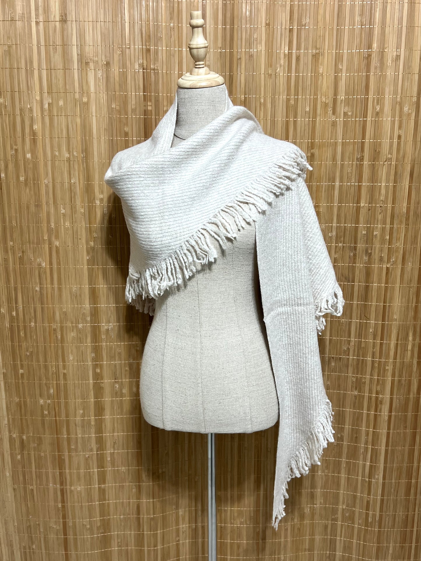 Capa o Chal de Punto con Flecos Multiposición | Grueso y elegante para otoño/invierno