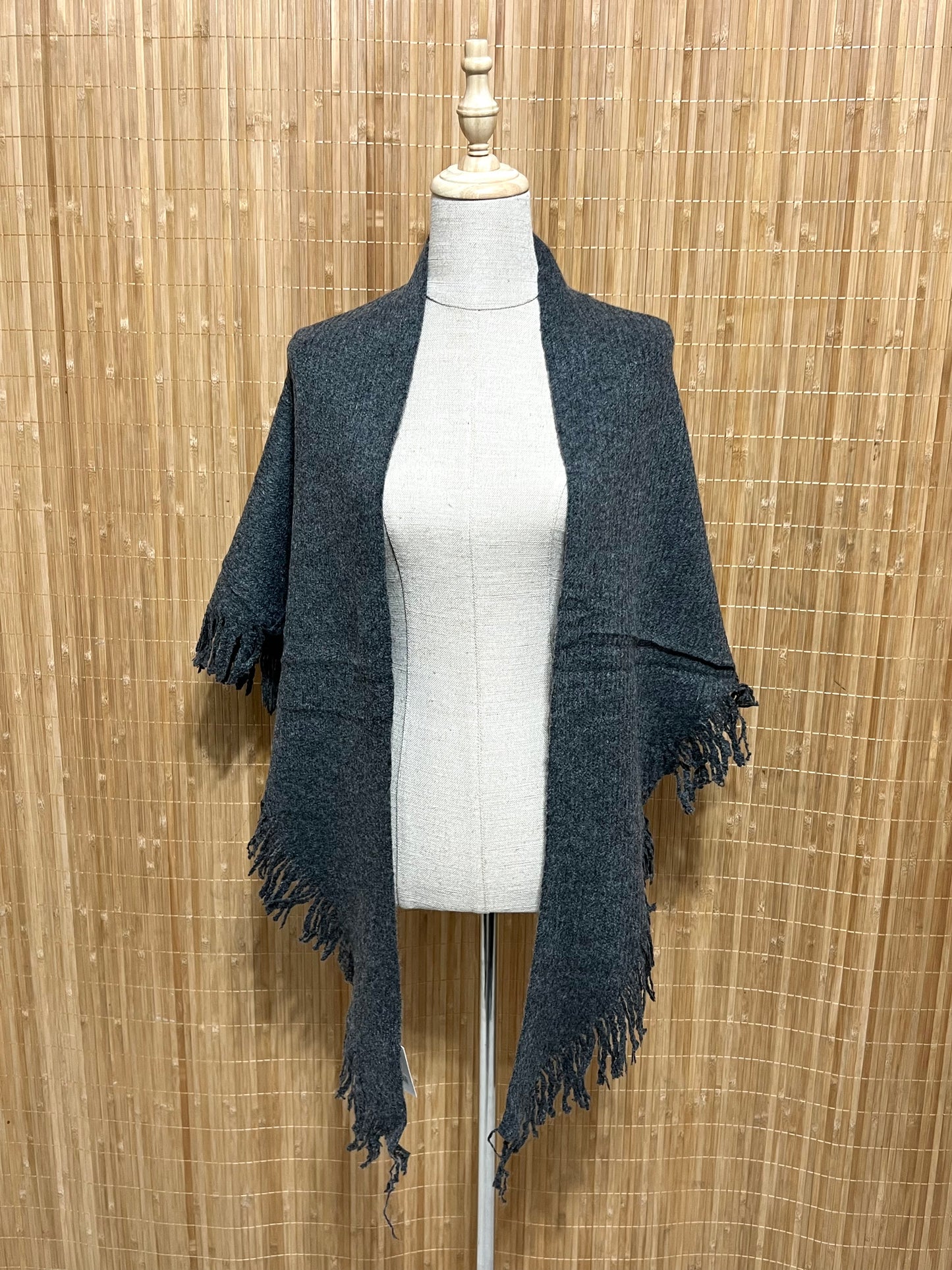 Capa o Chal de Punto con Flecos Multiposición | Grueso y elegante para otoño/invierno