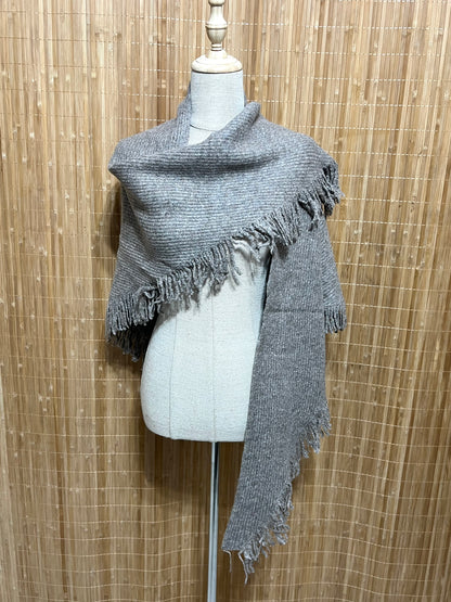 Capa o Chal de Punto con Flecos Multiposición | Grueso y elegante para otoño/invierno