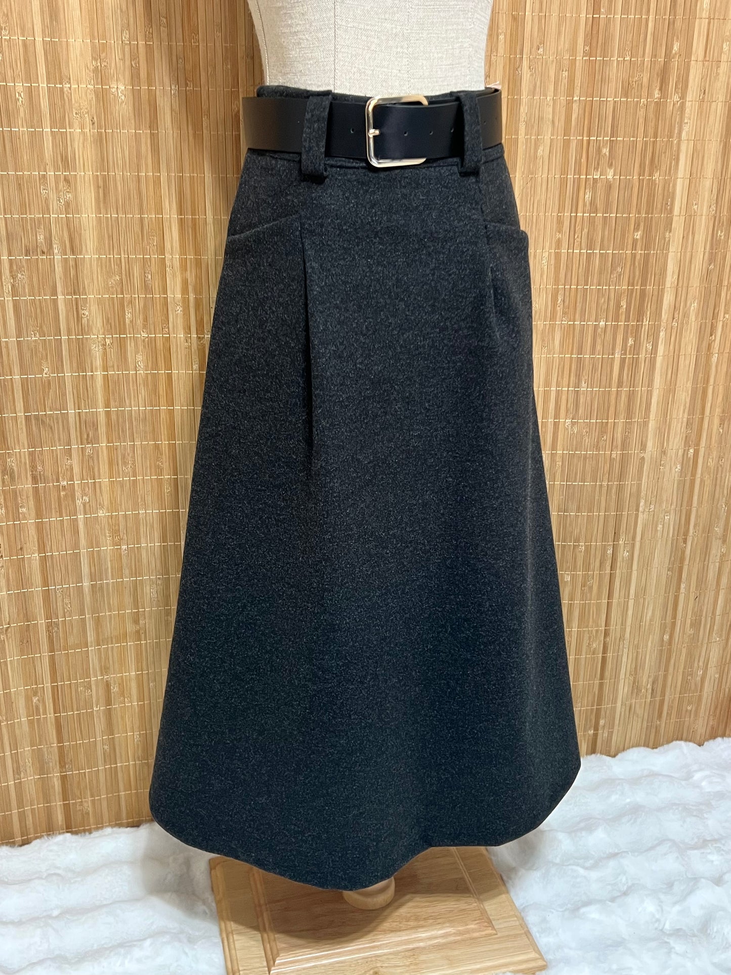 Falda de Paño Lisa con Cinturón para Mujer - Temporada de Invierno