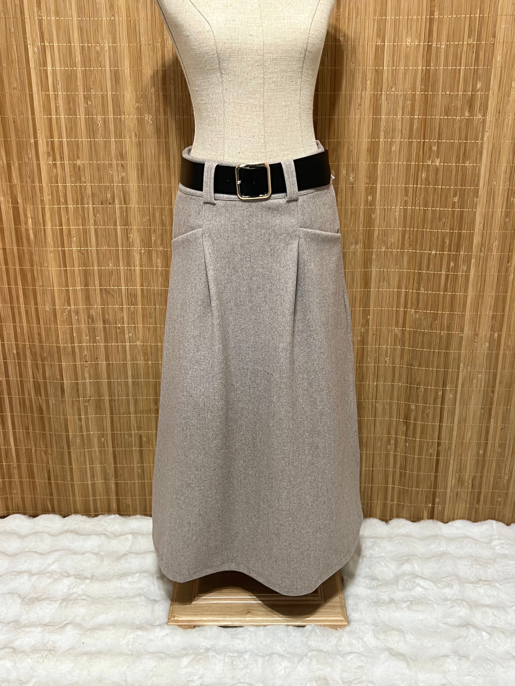 Falda de Paño Lisa con Cinturón para Mujer - Temporada de Invierno