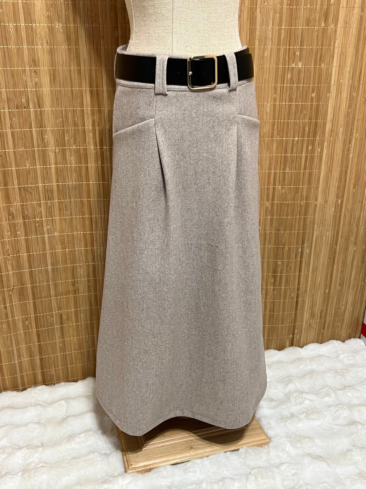 Falda de Paño Lisa con Cinturón para Mujer - Temporada de Invierno