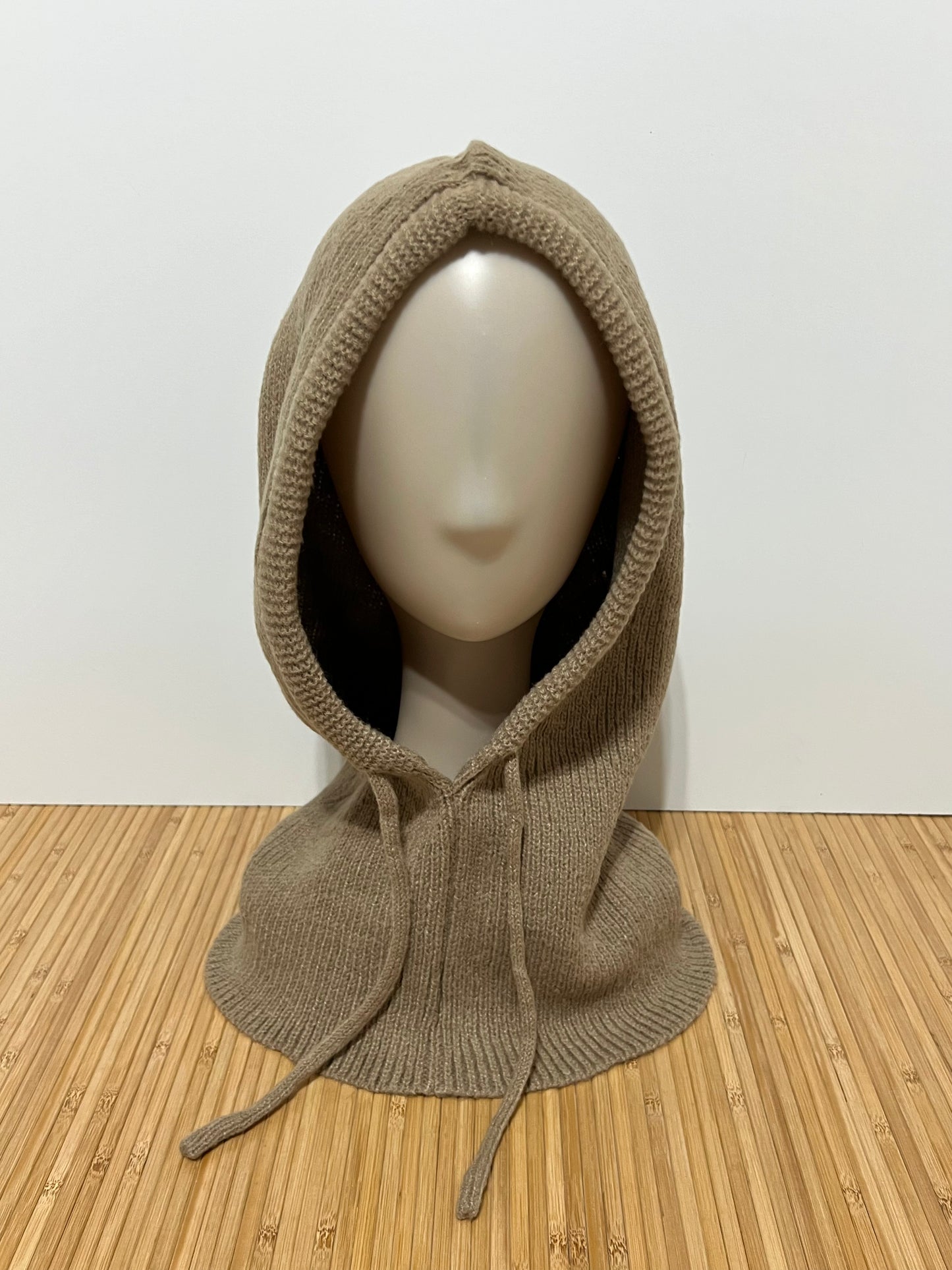 Balaclava de Punto Grueso con Cordón Ajustable – Capucha y Bufanda de Invierno