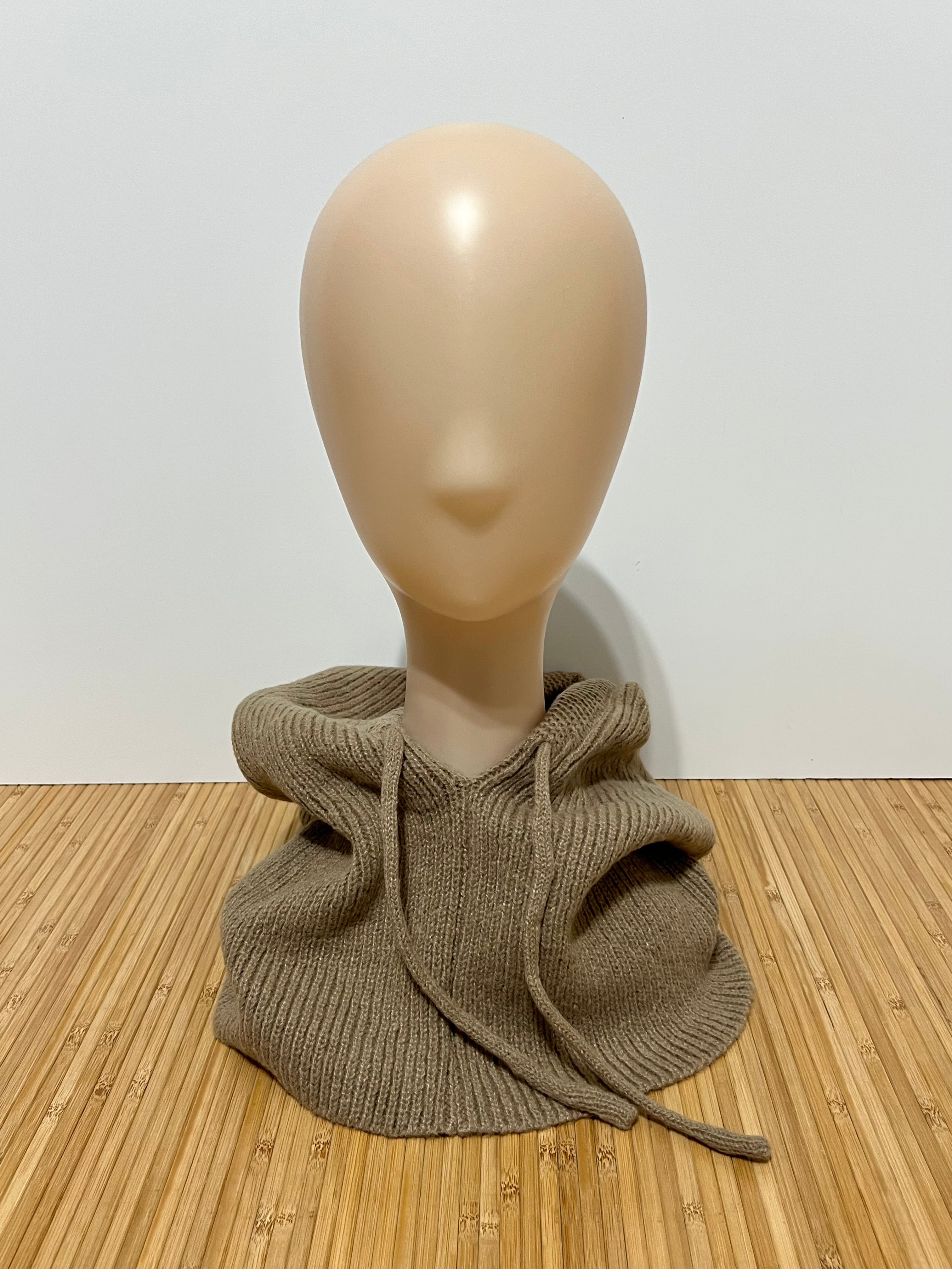 Balaclava de Punto Grueso con Cordón Ajustable – Capucha y Bufanda de Invierno