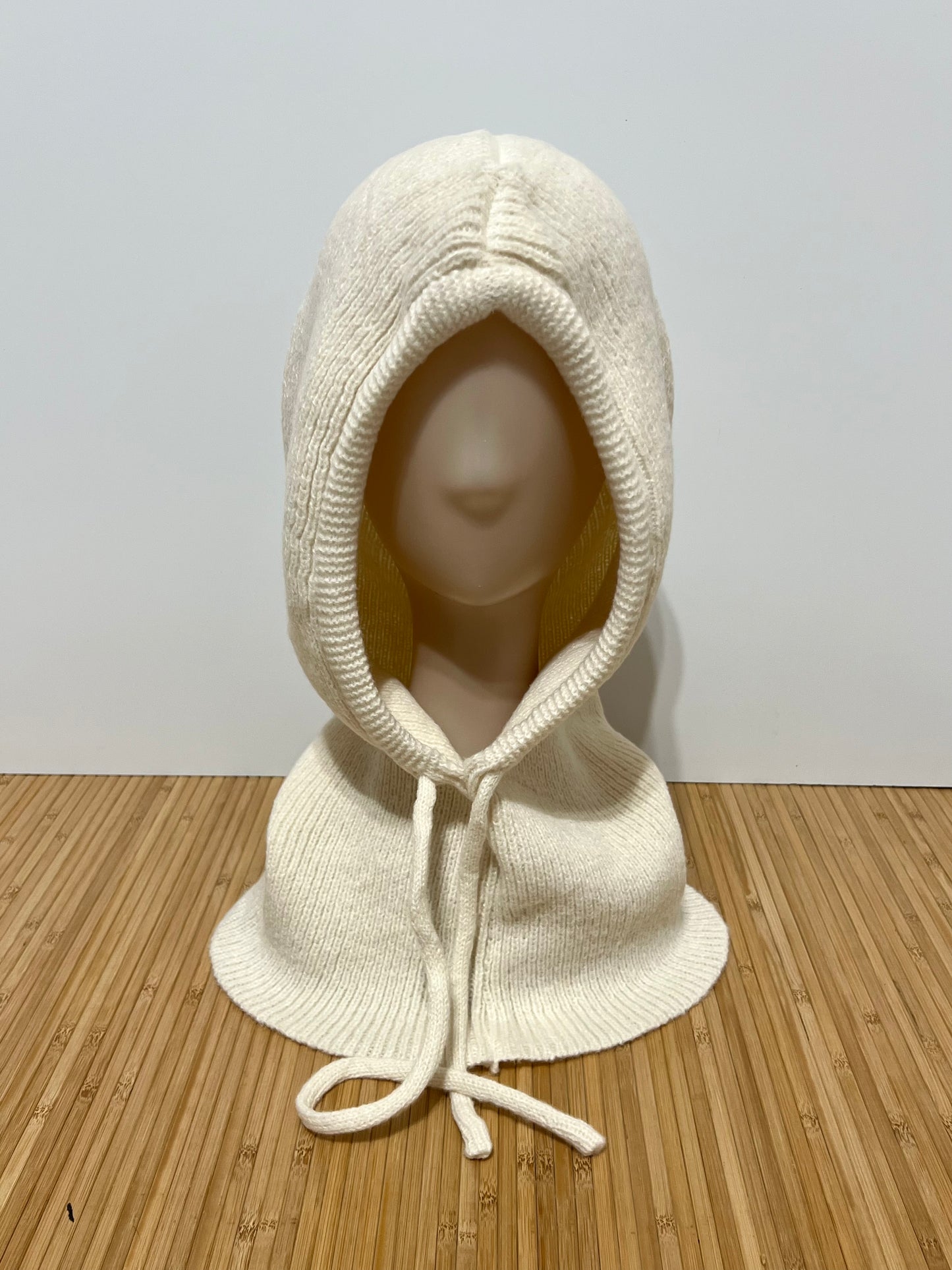 Balaclava de Punto Grueso con Cordón Ajustable – Capucha y Bufanda de Invierno