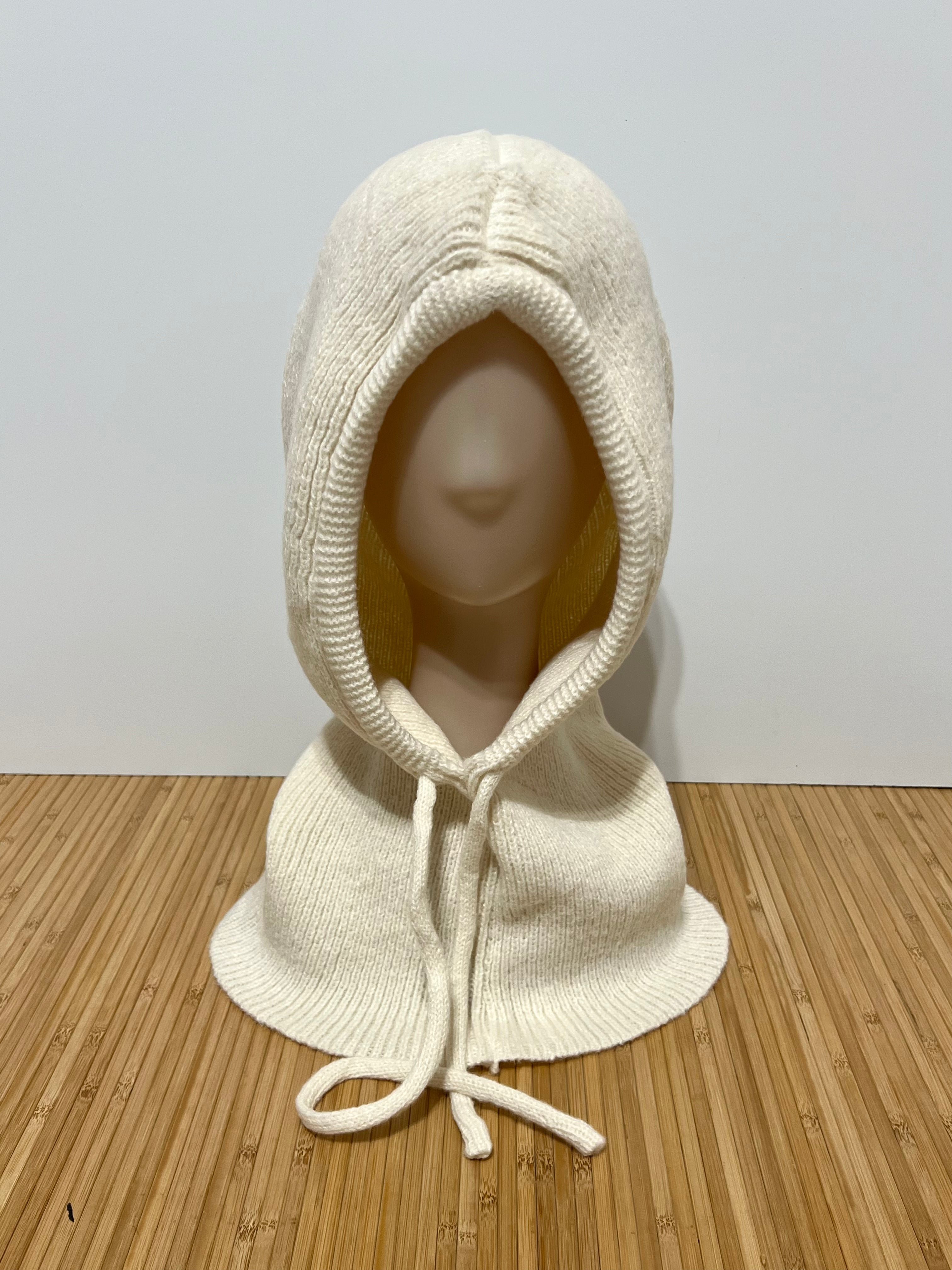 Balaclava de Punto Grueso con Cordón Ajustable – Capucha y Bufanda de Invierno