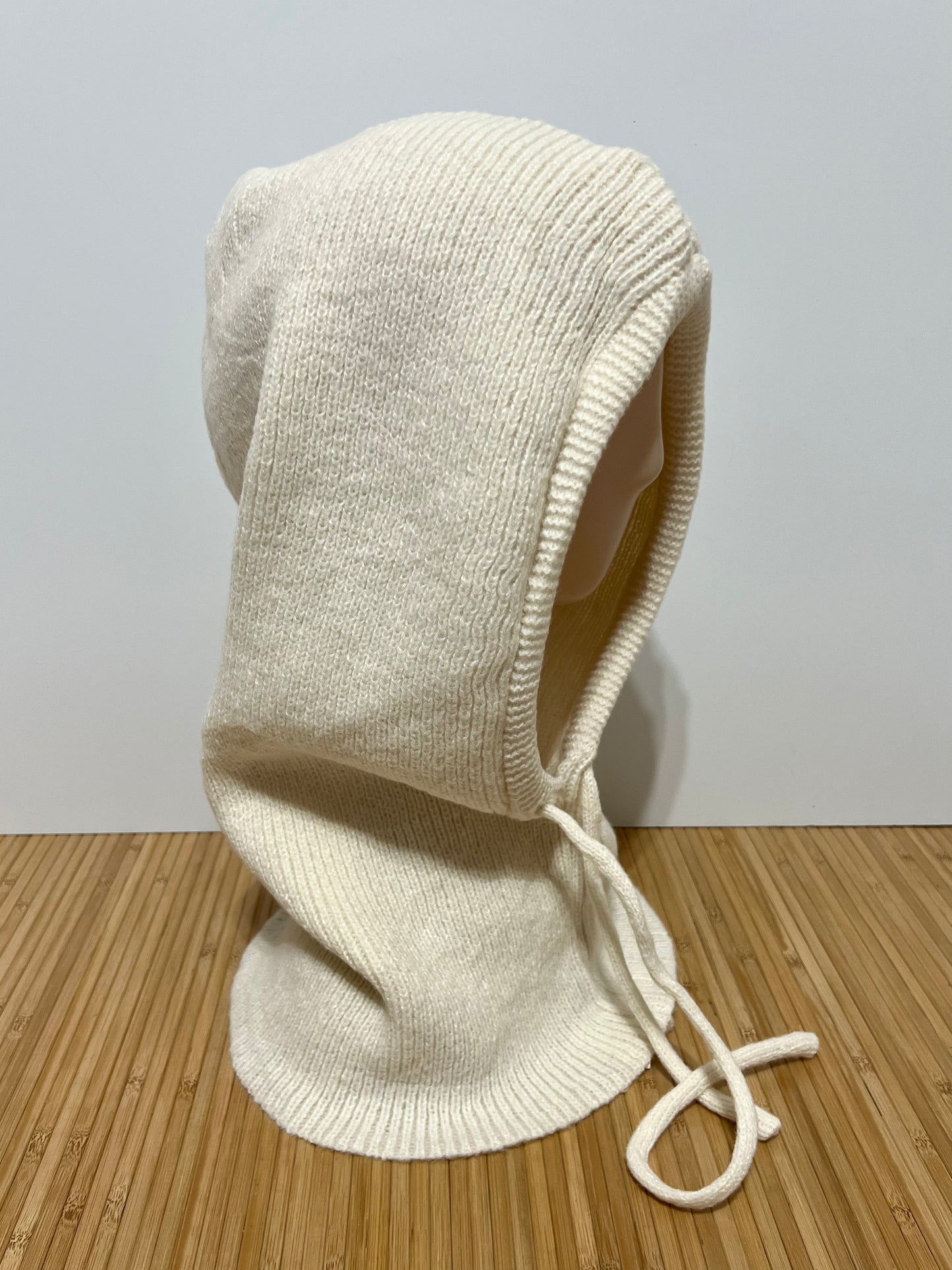 Balaclava de Punto Grueso con Cordón Ajustable – Capucha y Bufanda de Invierno