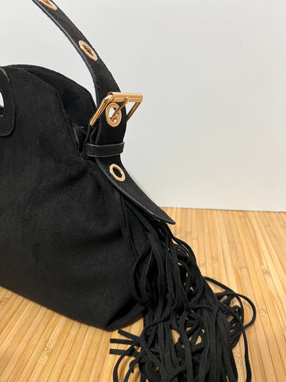 Bolso con Ojales/Tachuelas metálicas en Dorado y flecos - Efecto piel, 27x25x7cm