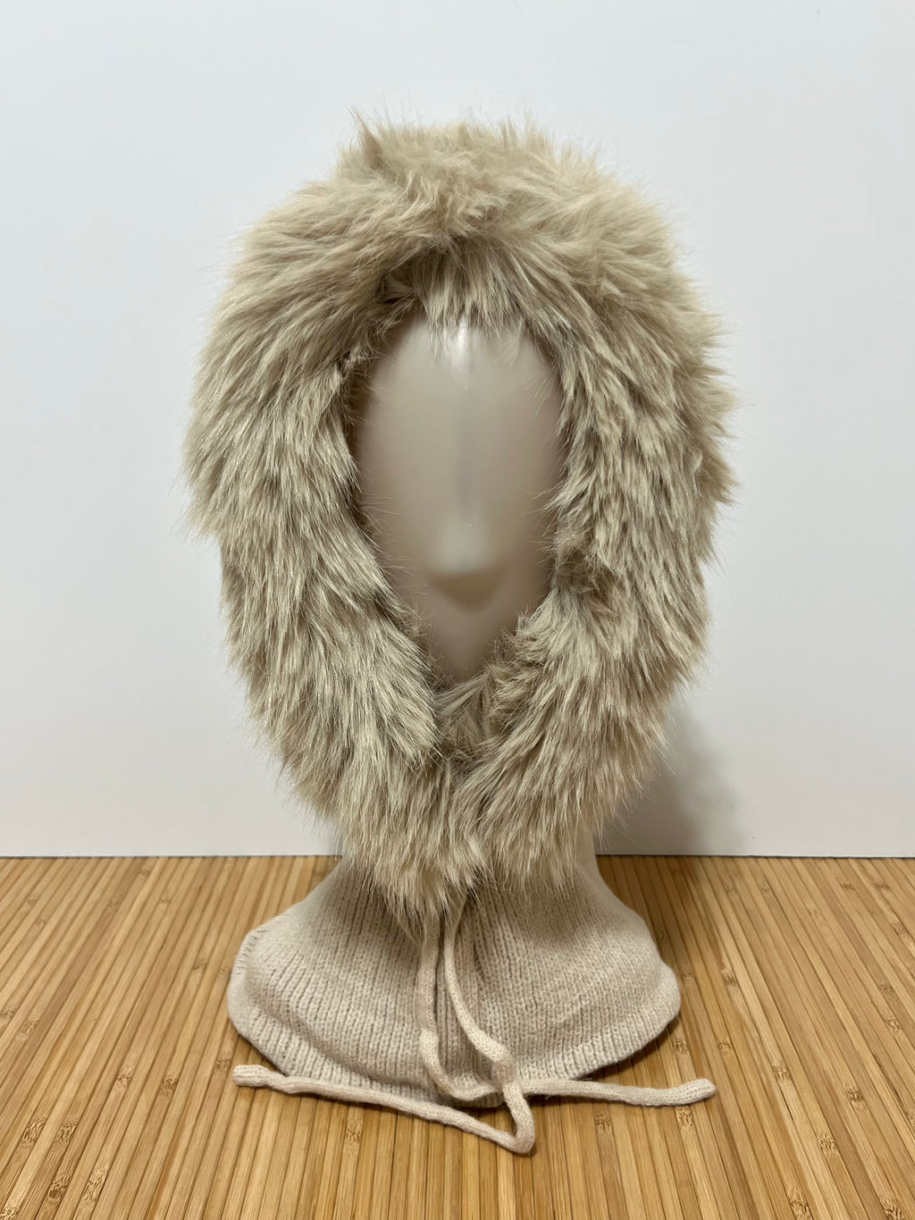 Balaclava de malha com pelo no capuz para mulher | Elegante e suave