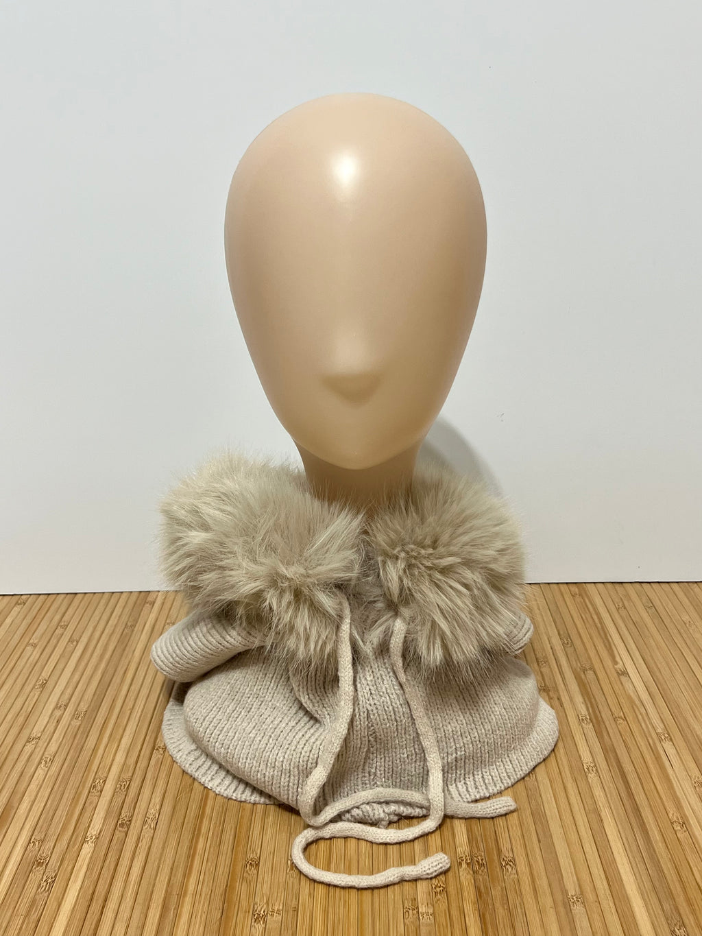 Balaclava de malha com pelo no capuz para mulher | Elegante e suave
