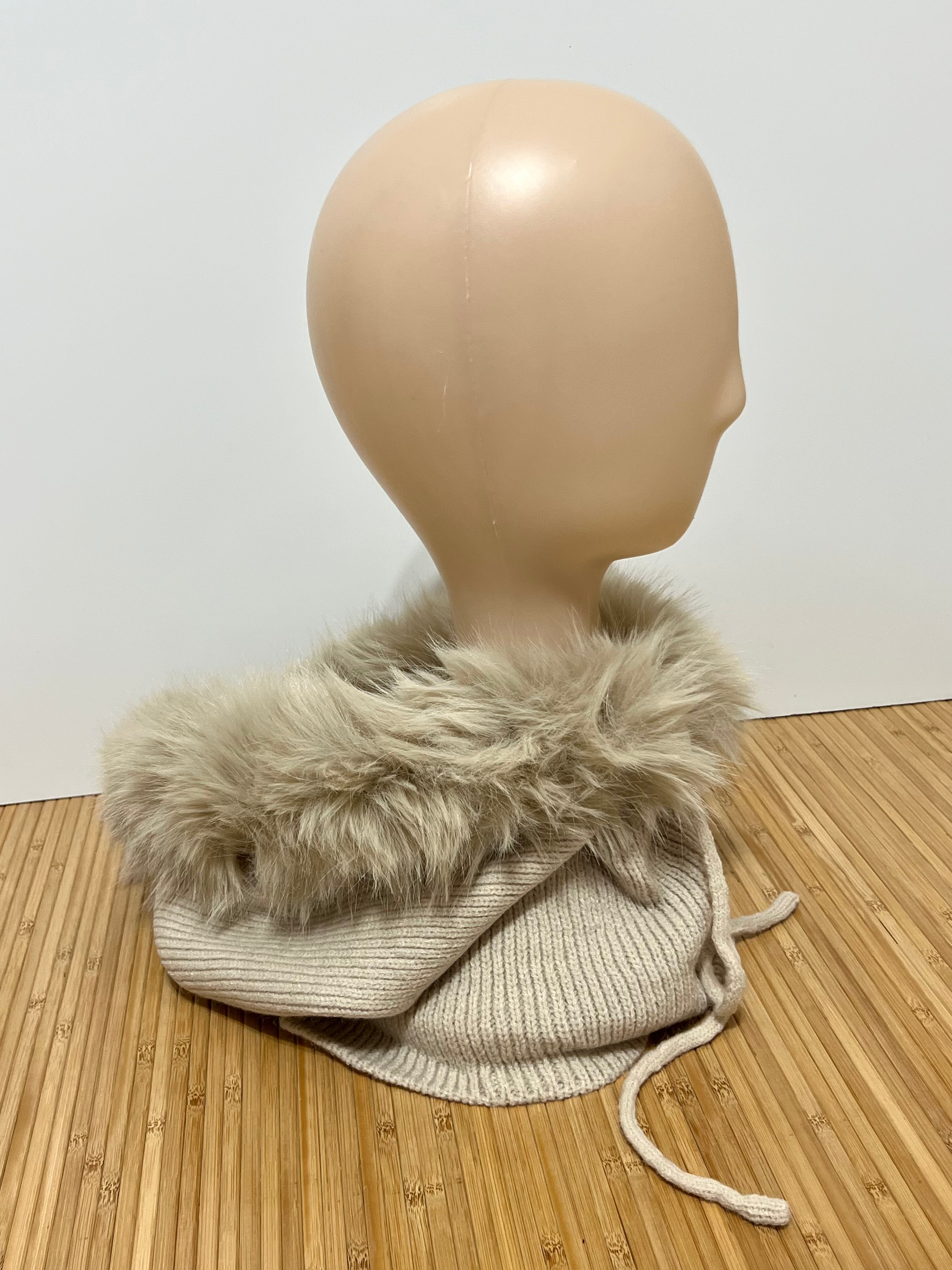 Balaclava de malha com pelo no capuz para mulher | Elegante e suave