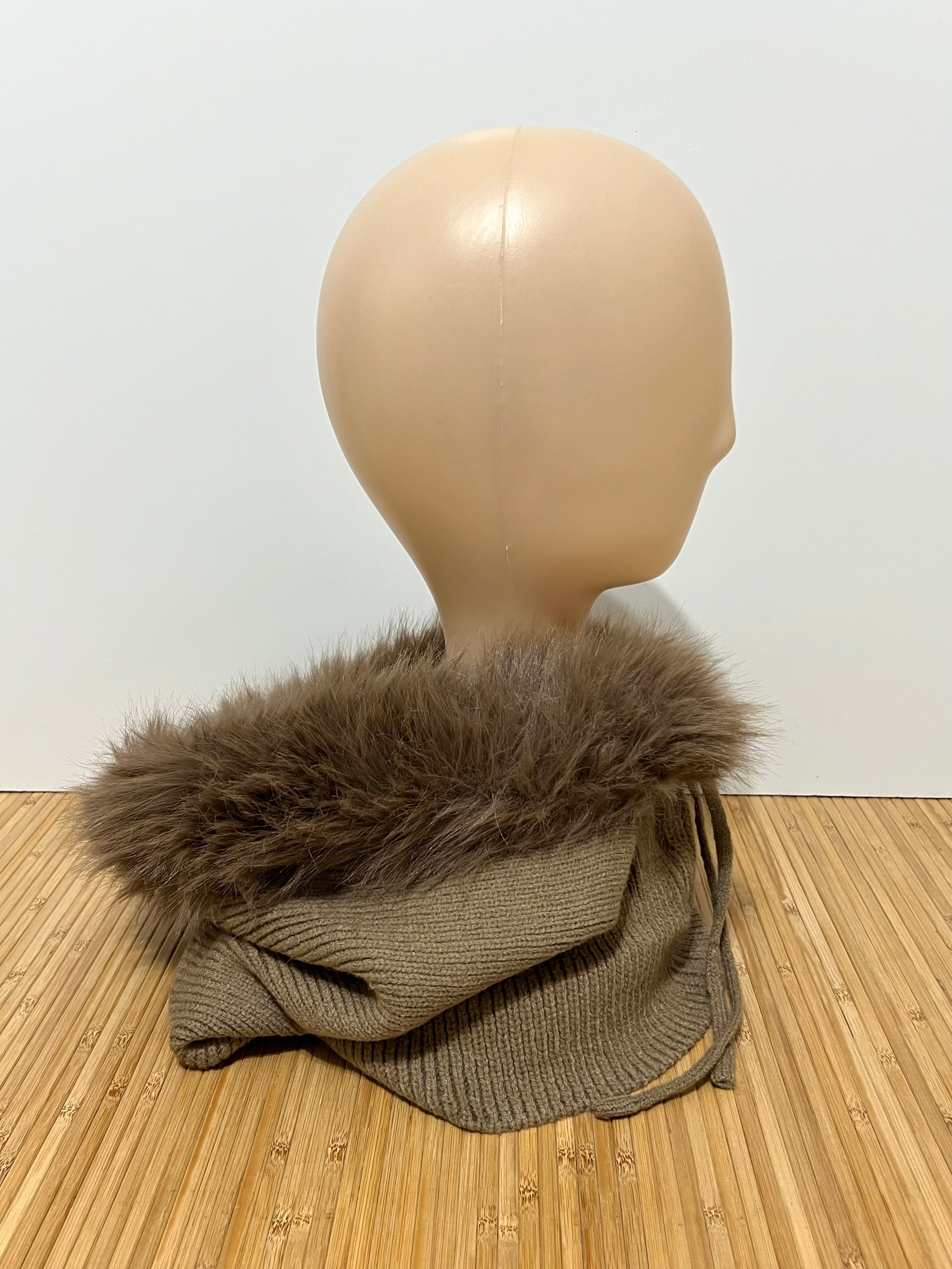 Balaclava de malha com pelo no capuz para mulher | Elegante e suave