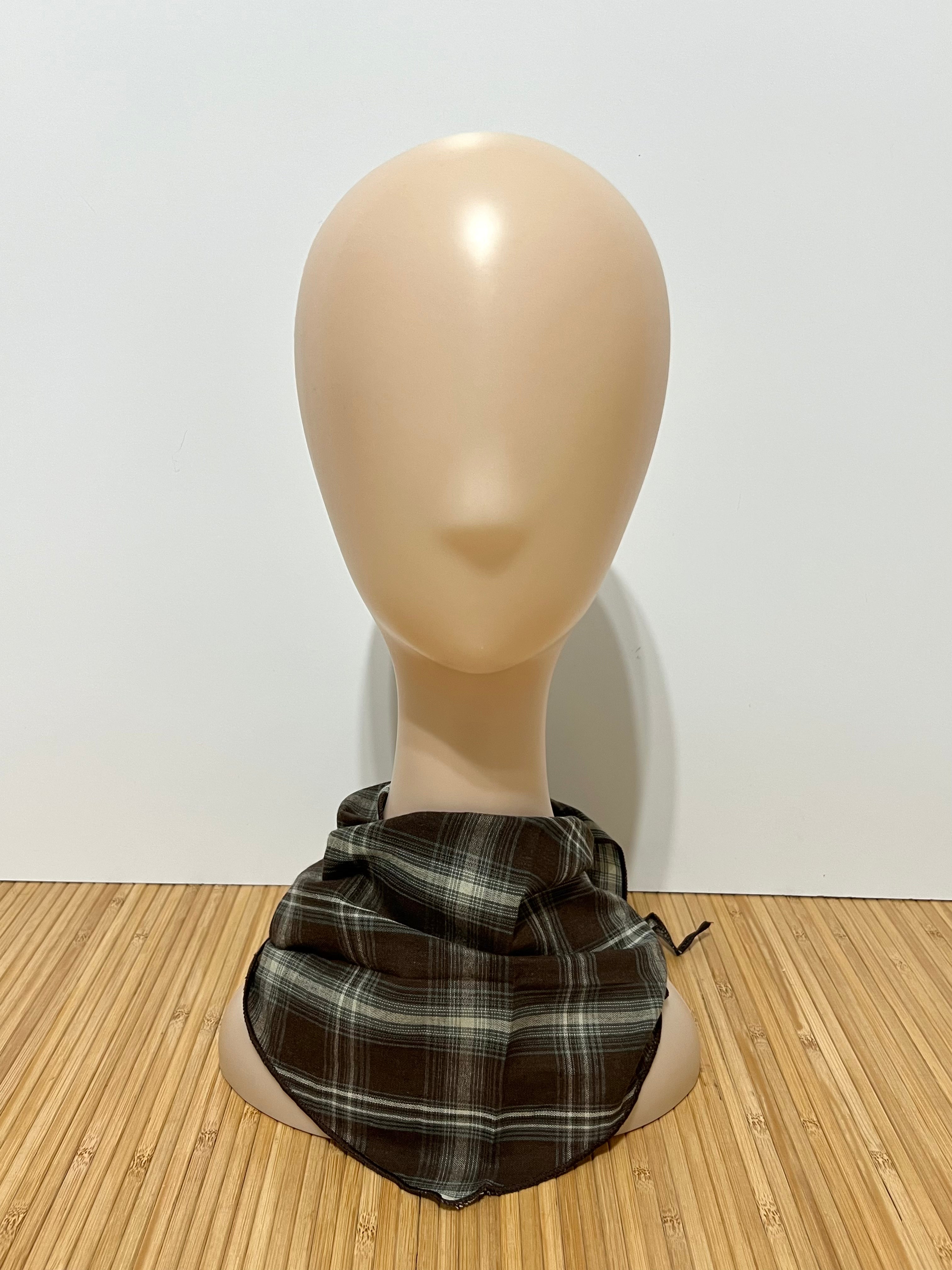 Pañuelo Corto de Cuello con Estampado de Cuadros