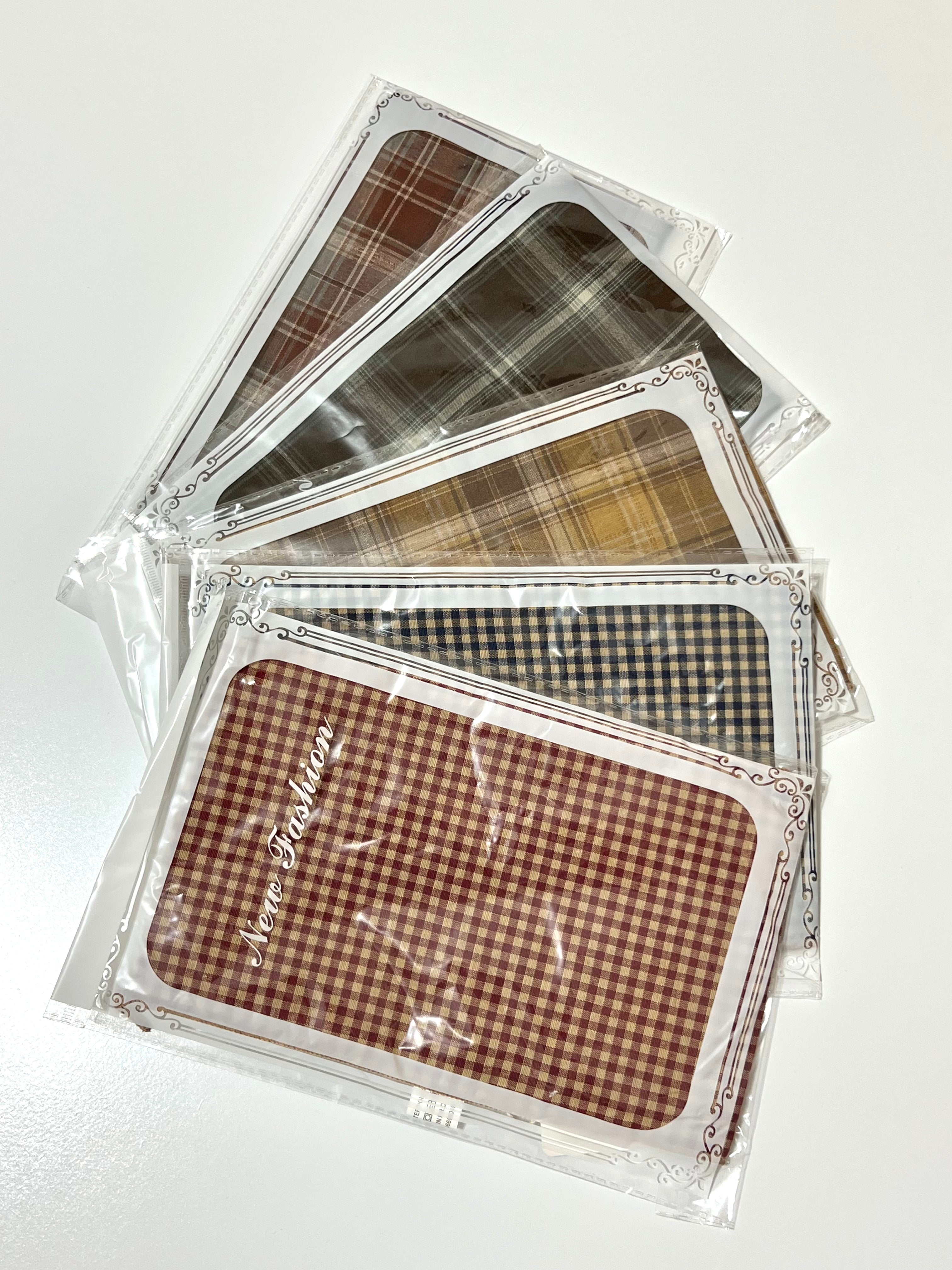 Pañuelo Corto de Cuello con Estampado de Cuadros